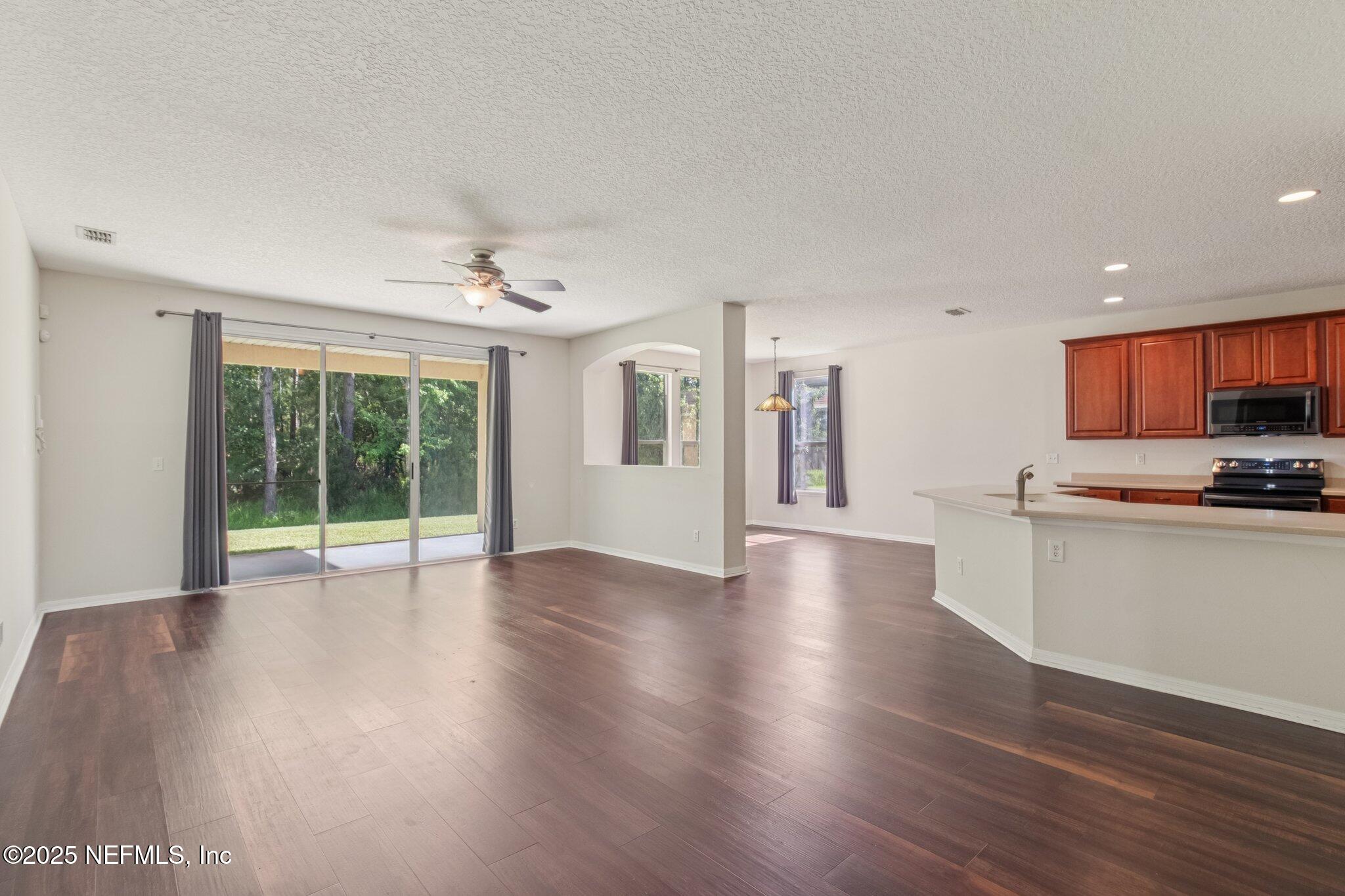 631 WAKEVIEW Drive