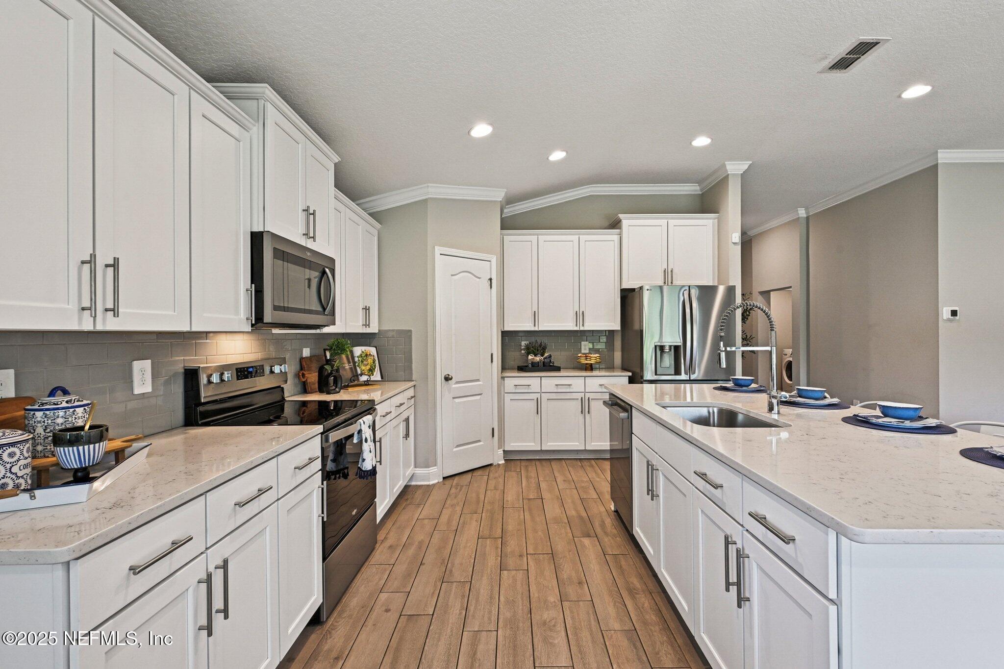 3034 OAK STREAM Drive