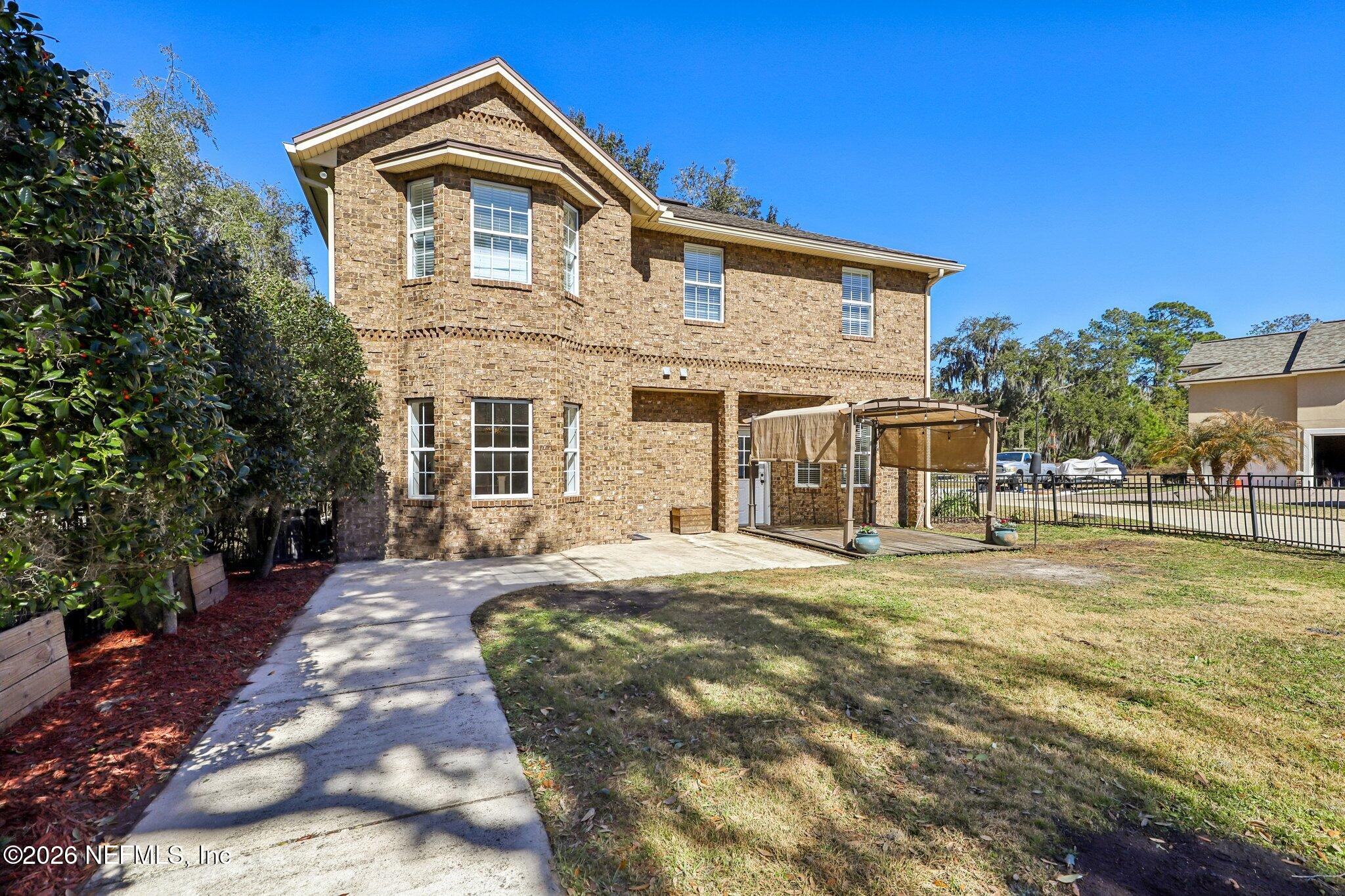 2006 N LAKESHORE Drive