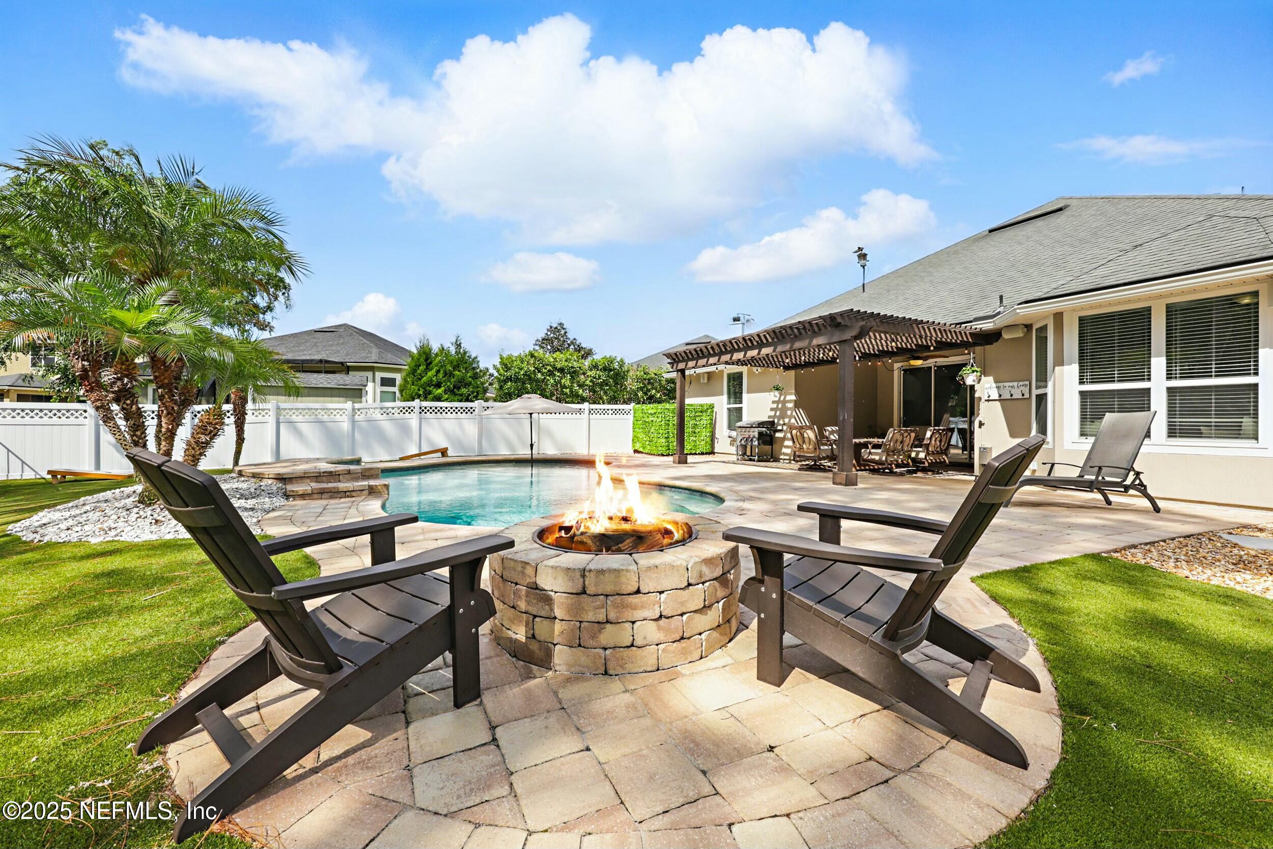 105 WEATHERED OAK Court