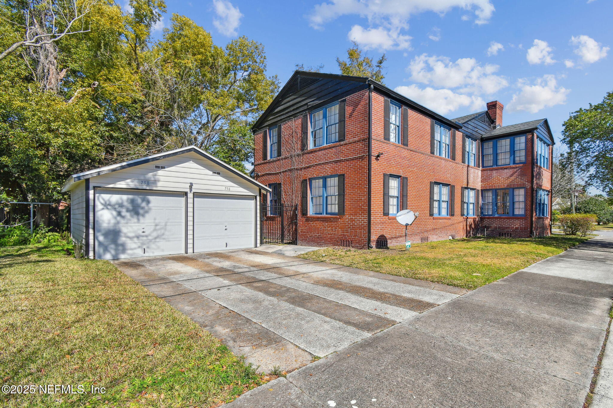758 ACOSTA Street