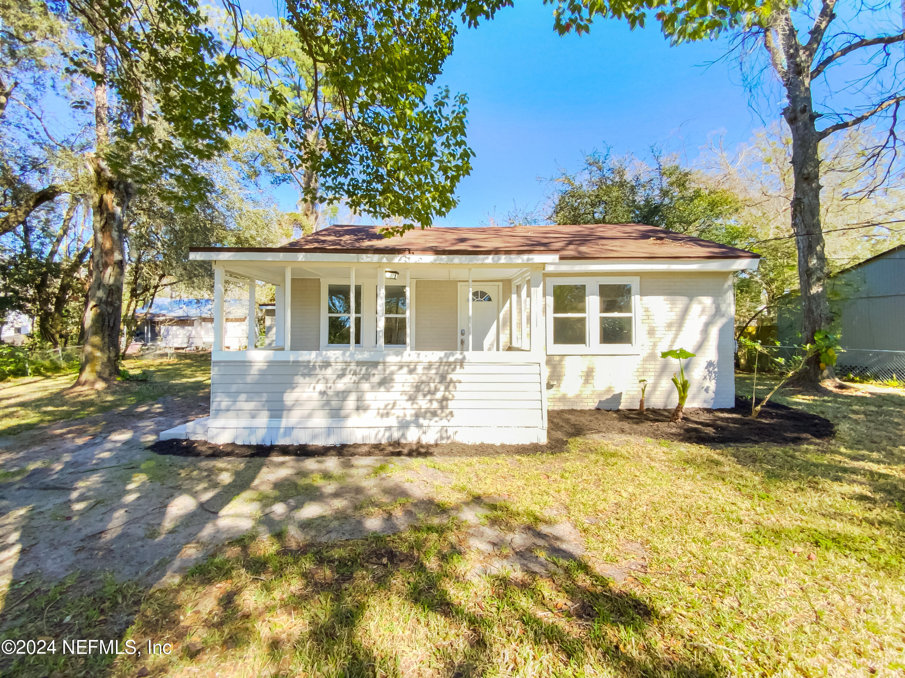 Jacksonville, FL home for sale located at 982 Douglas Circle, Jacksonville, FL 32254