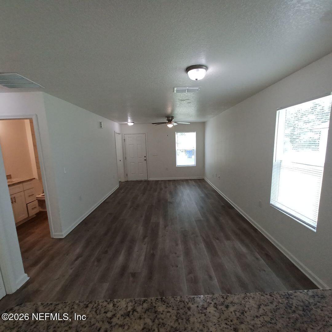 614 HANNAH Street - Photo 2
