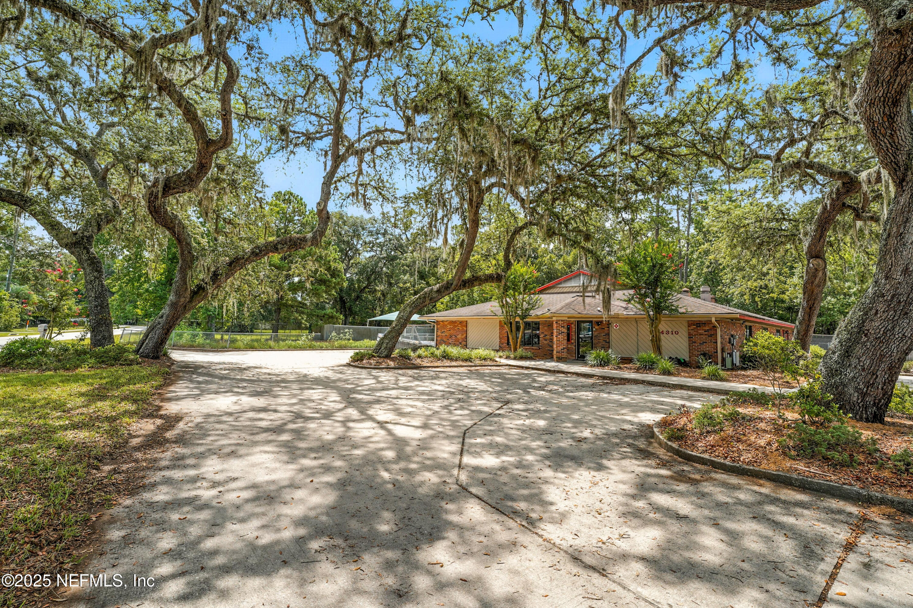 4310 BARKOSKIE Road