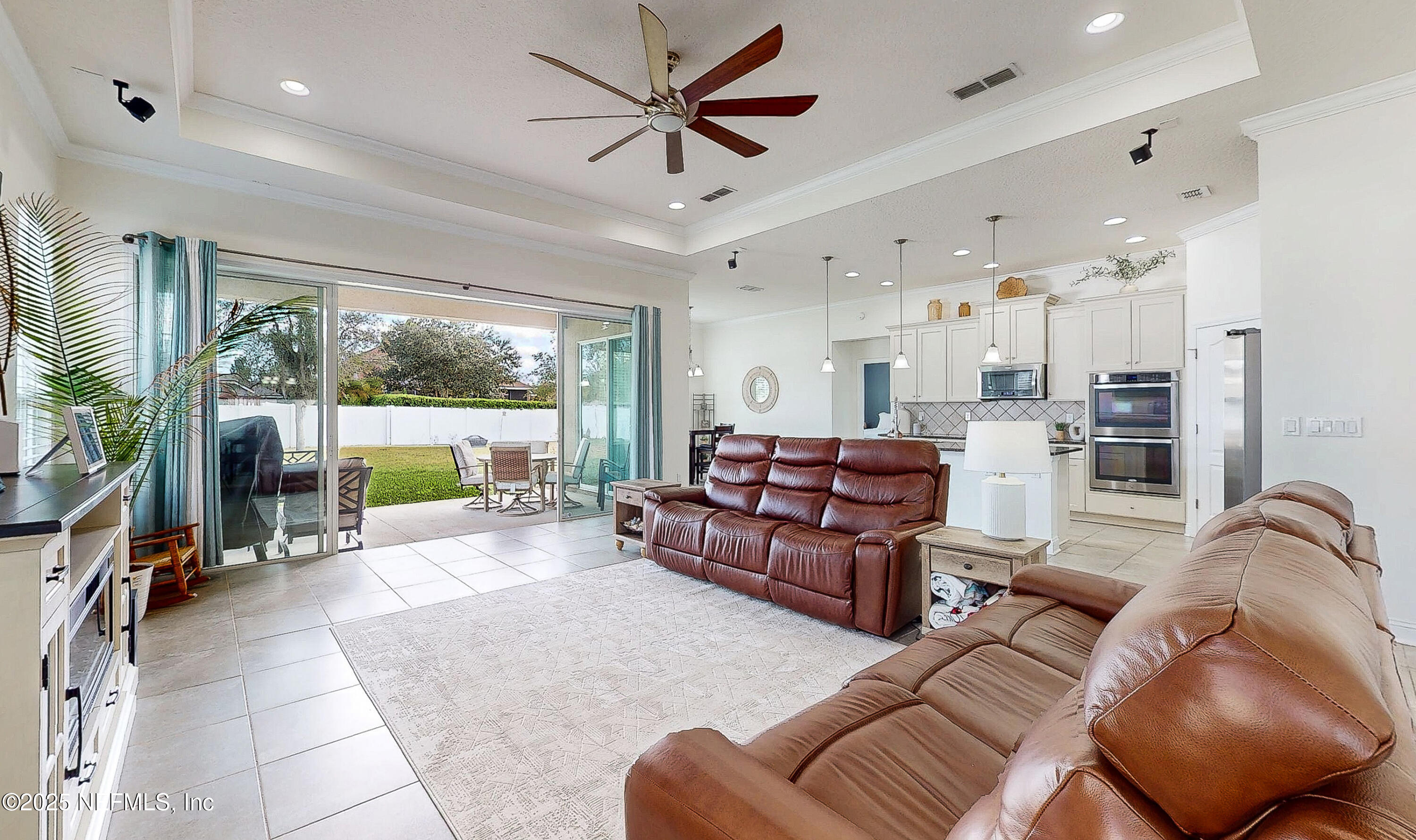 160 E POSITANO Avenue