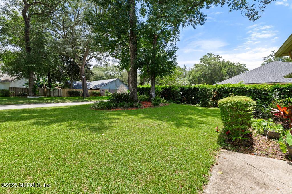 12152 DIVIDING OAKS Trail W