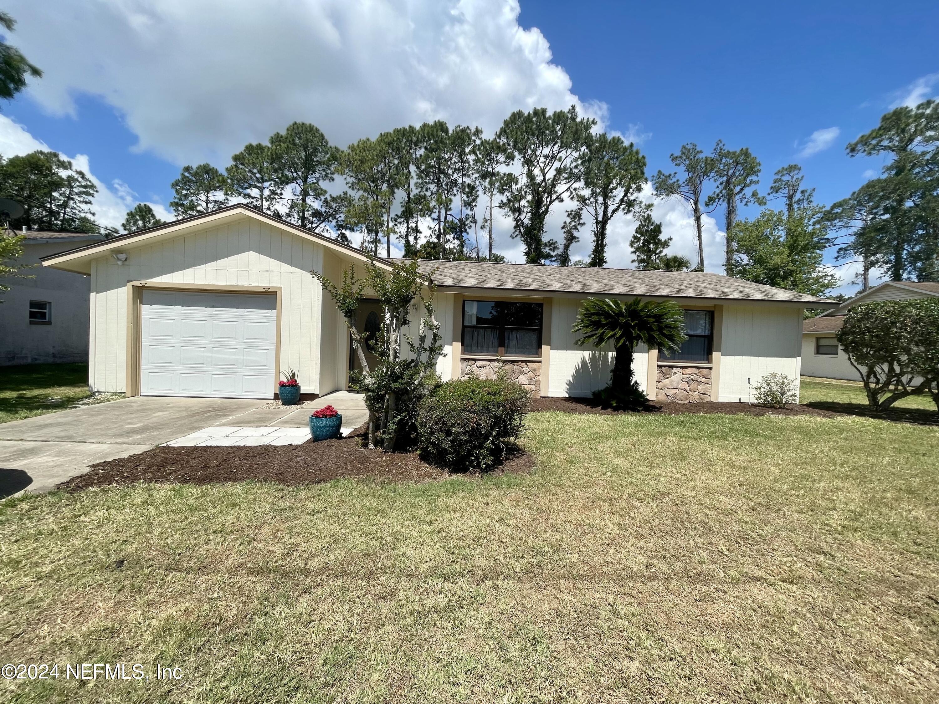 Palm Coast, FL home for sale located at 8 Winchester Place, Palm Coast, FL 32164