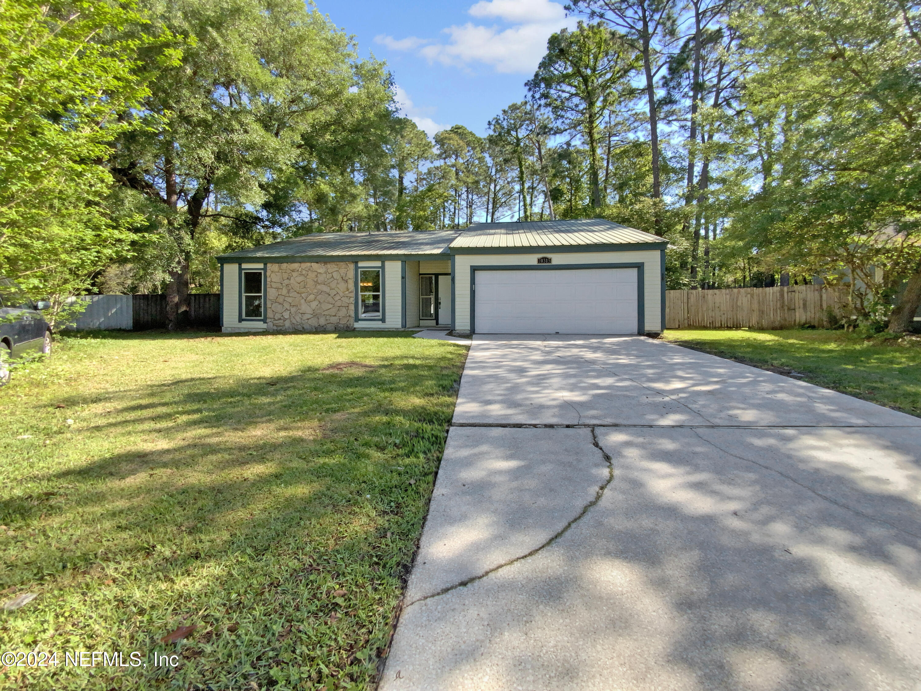 Jacksonville, FL home for sale located at 10315 Arrow Lakes Drive E, Jacksonville, FL 32257
