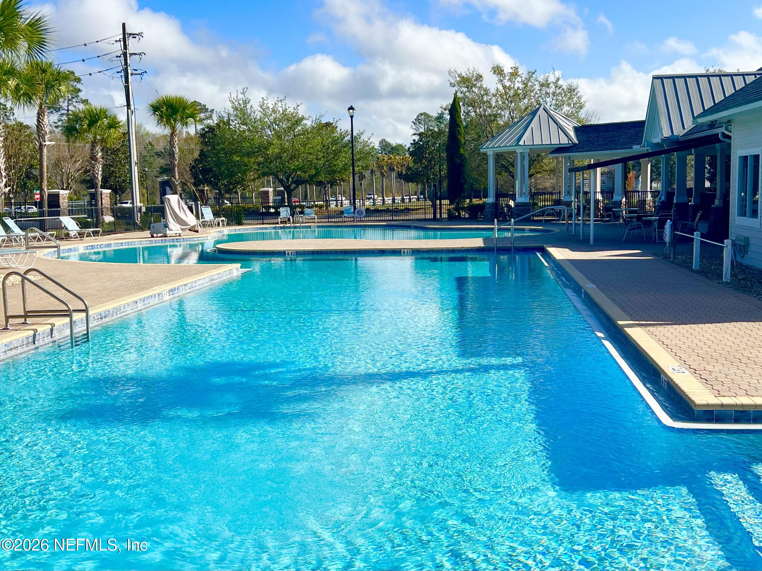 6054 CHESTNUT GELDING Lane