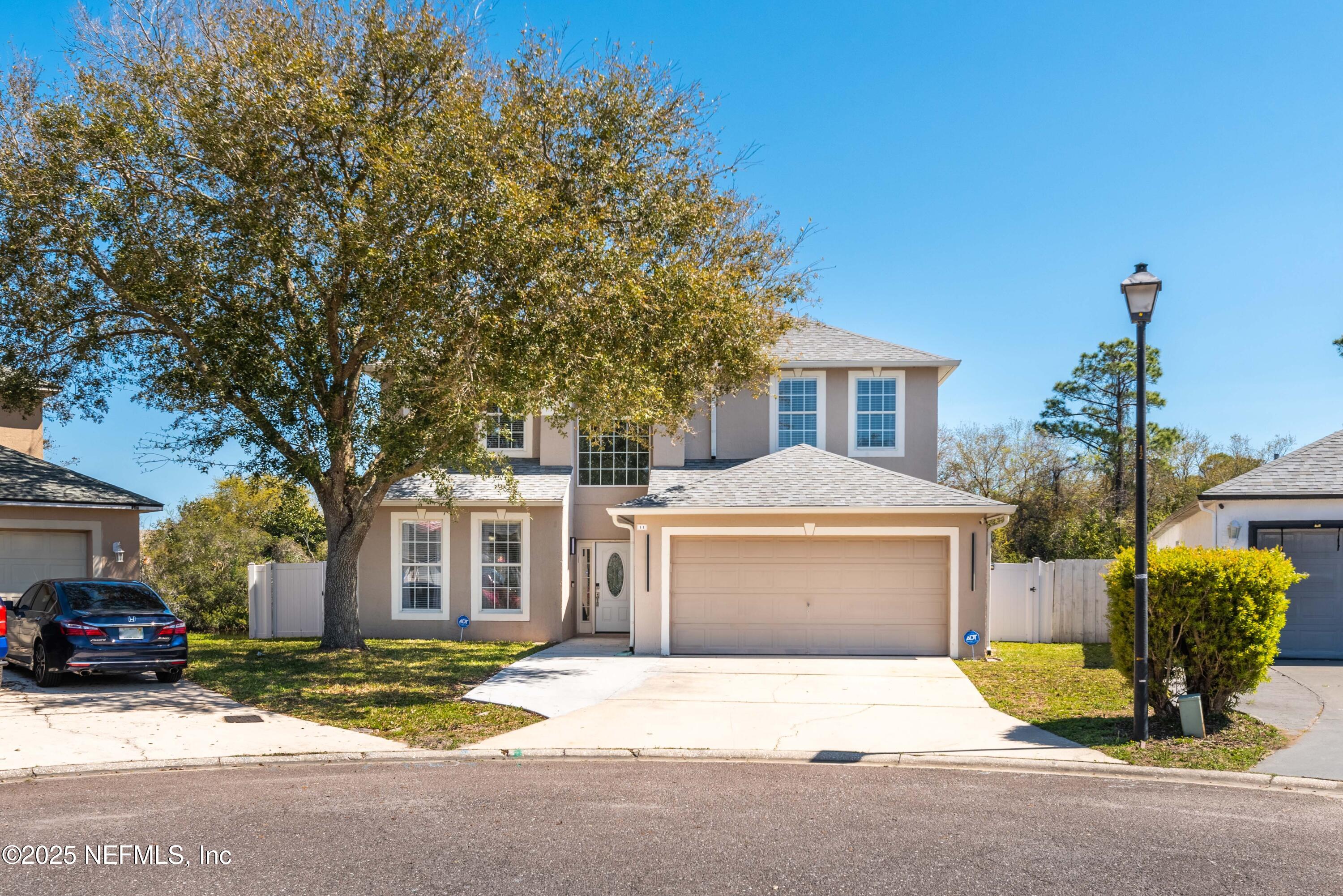 11 REEDING RIDGE Drive W
