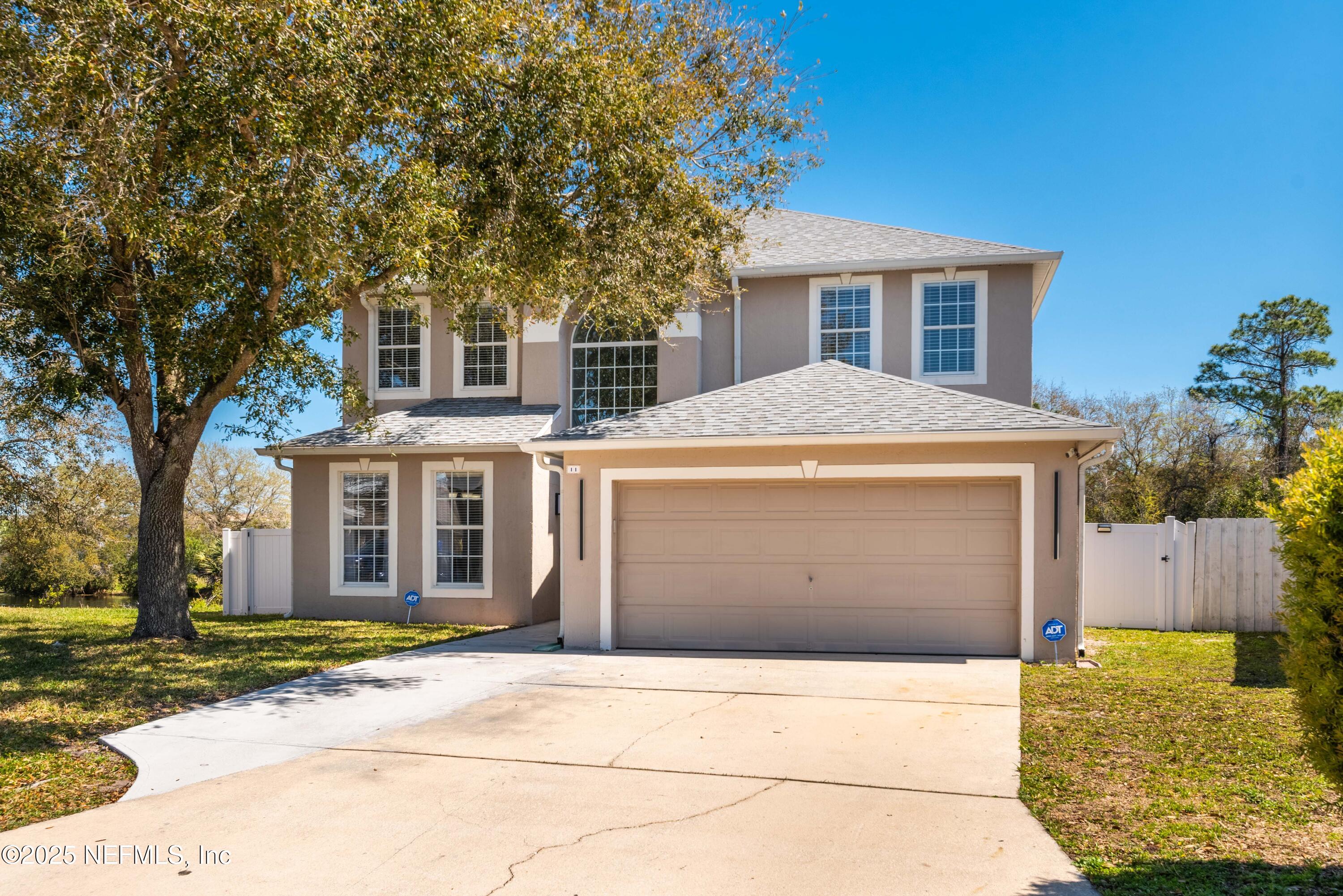 11 REEDING RIDGE Drive W