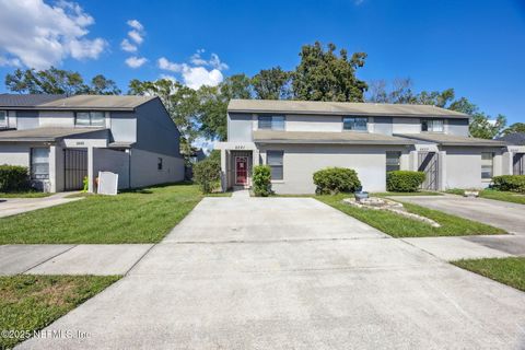 5541 GREATPINE Lane N 4 Jacksonville FL 32244