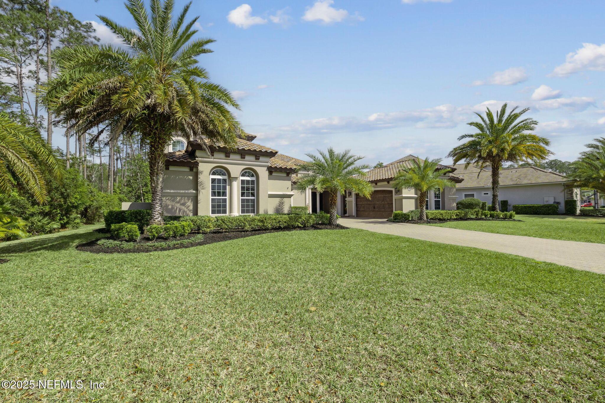 464 DEER VALLEY Drive