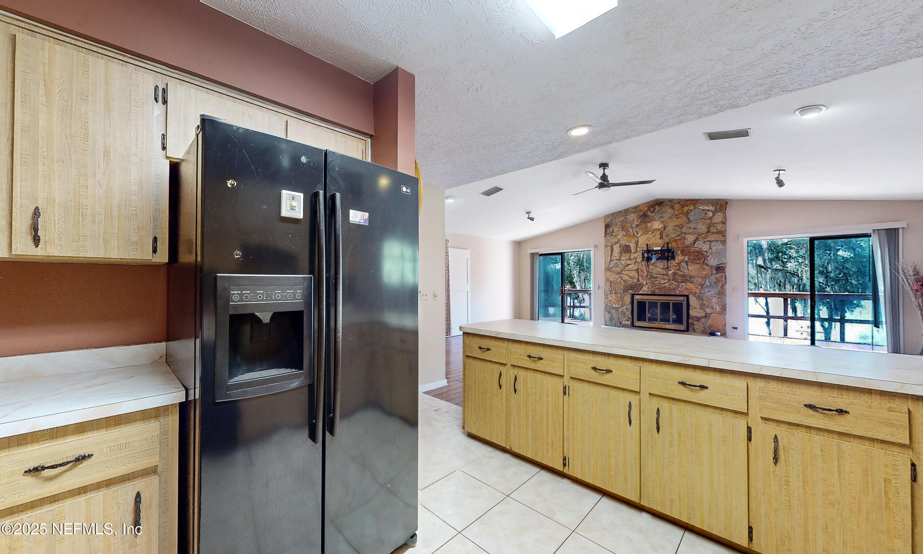 5622 SILVER SANDS Circle