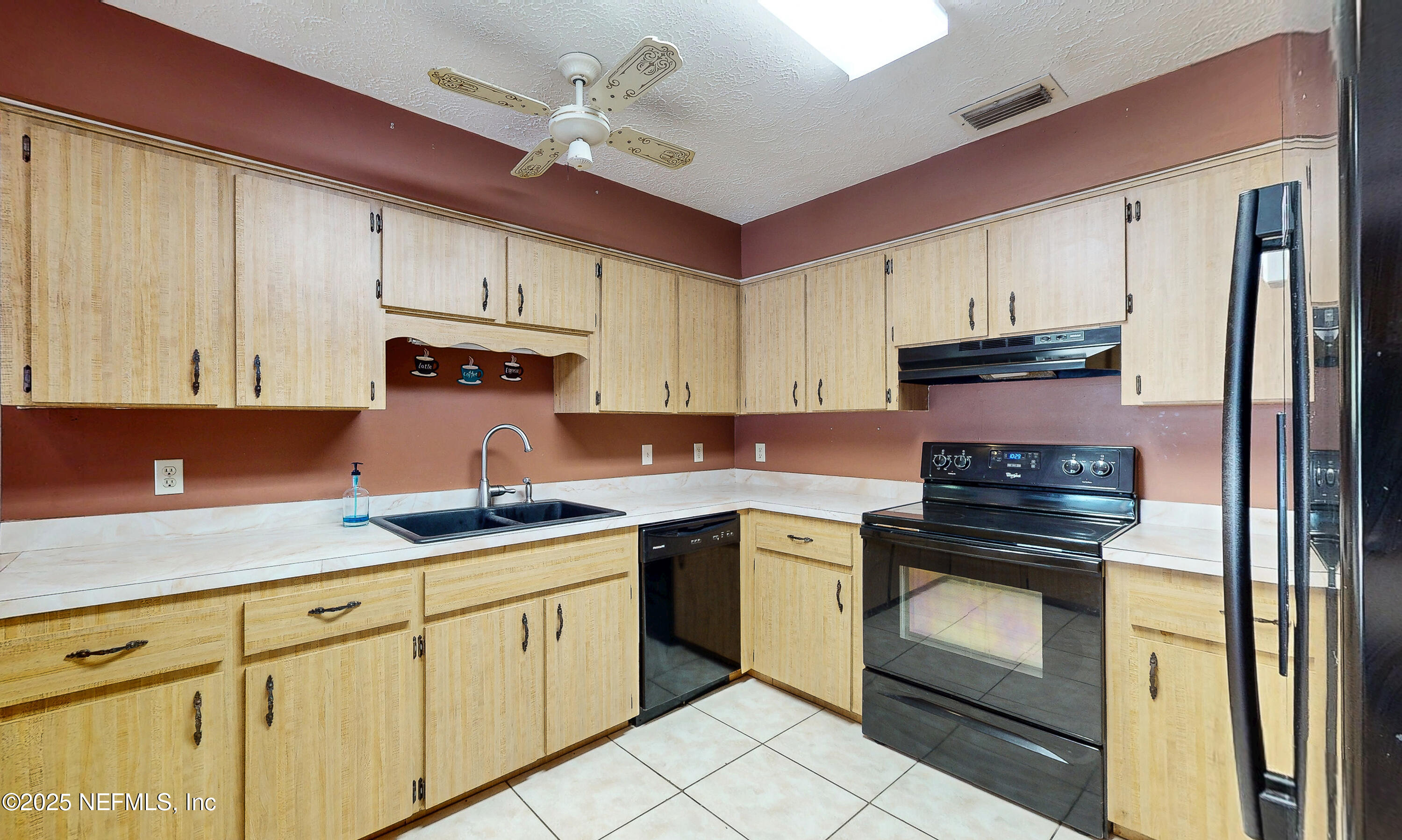 5622 SILVER SANDS Circle