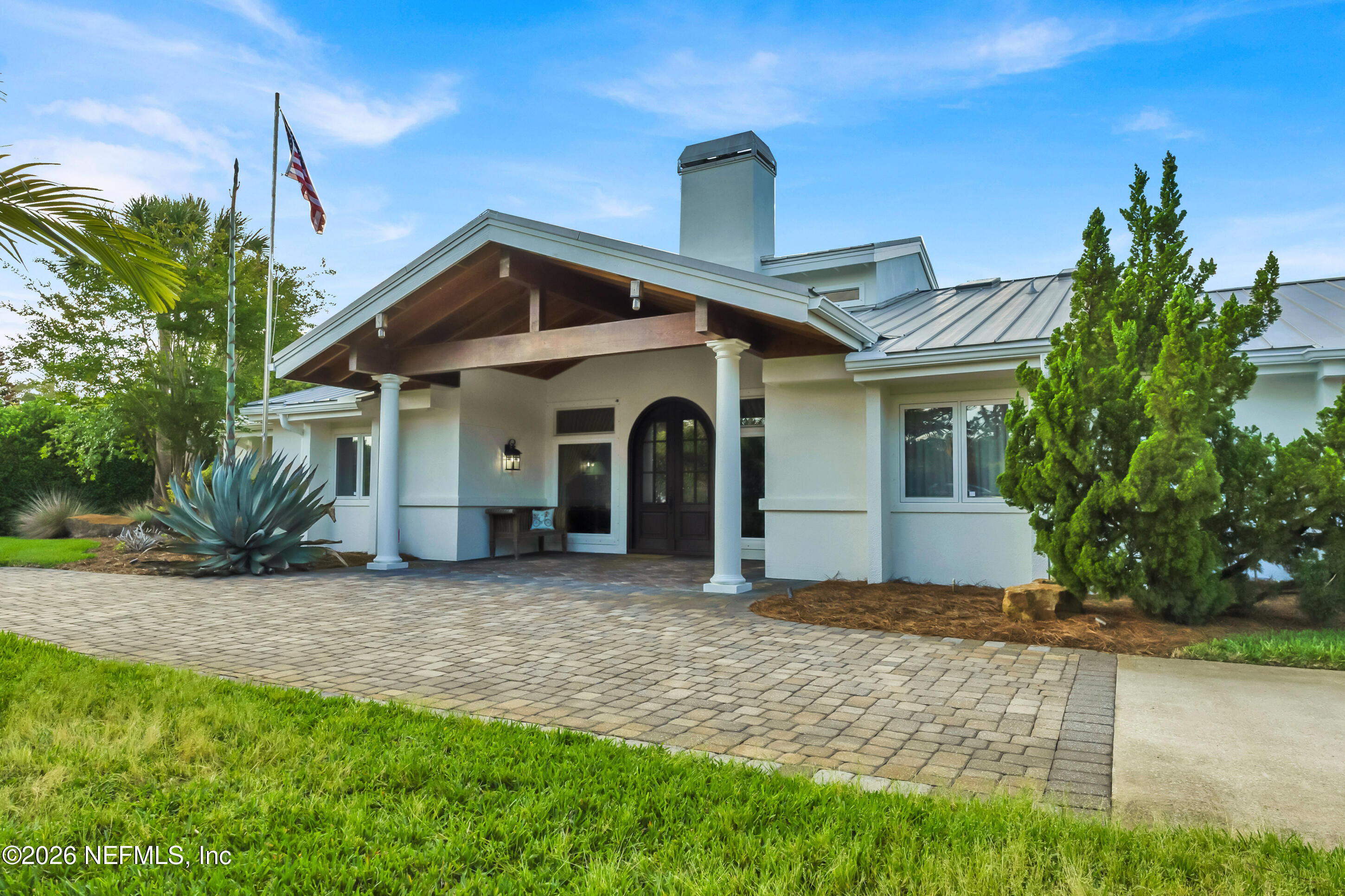 33 CORONA Road