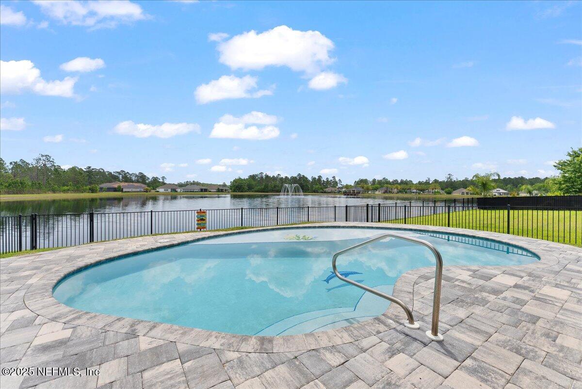 1697 LINDA LAKES Lane
