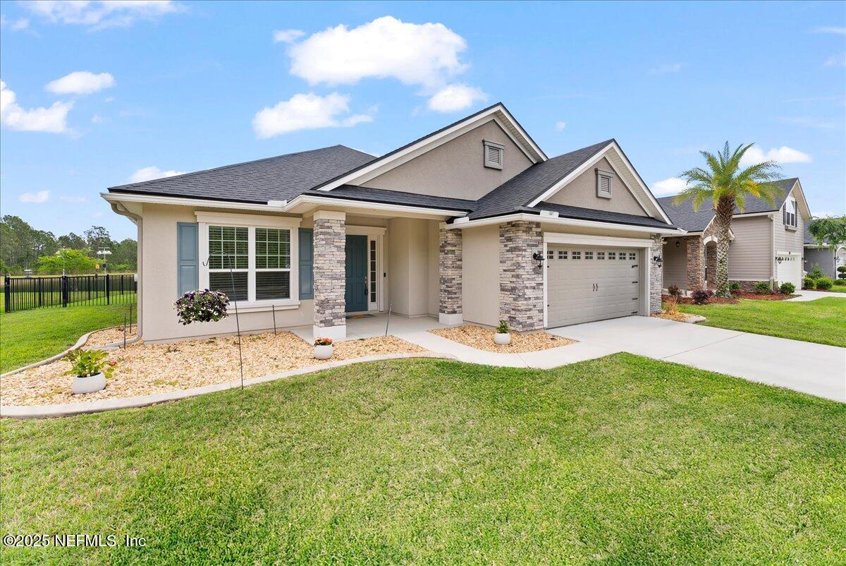 1697 LINDA LAKES Lane