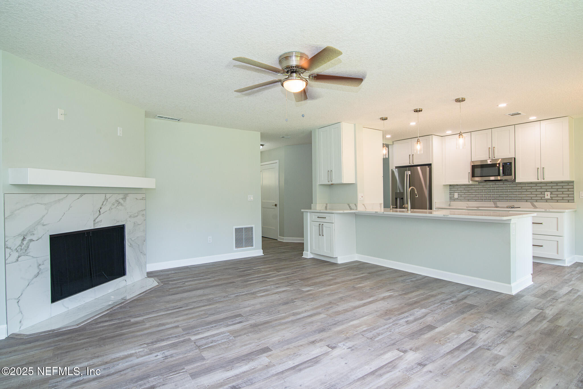 7038 HOLIDAY HILL Court