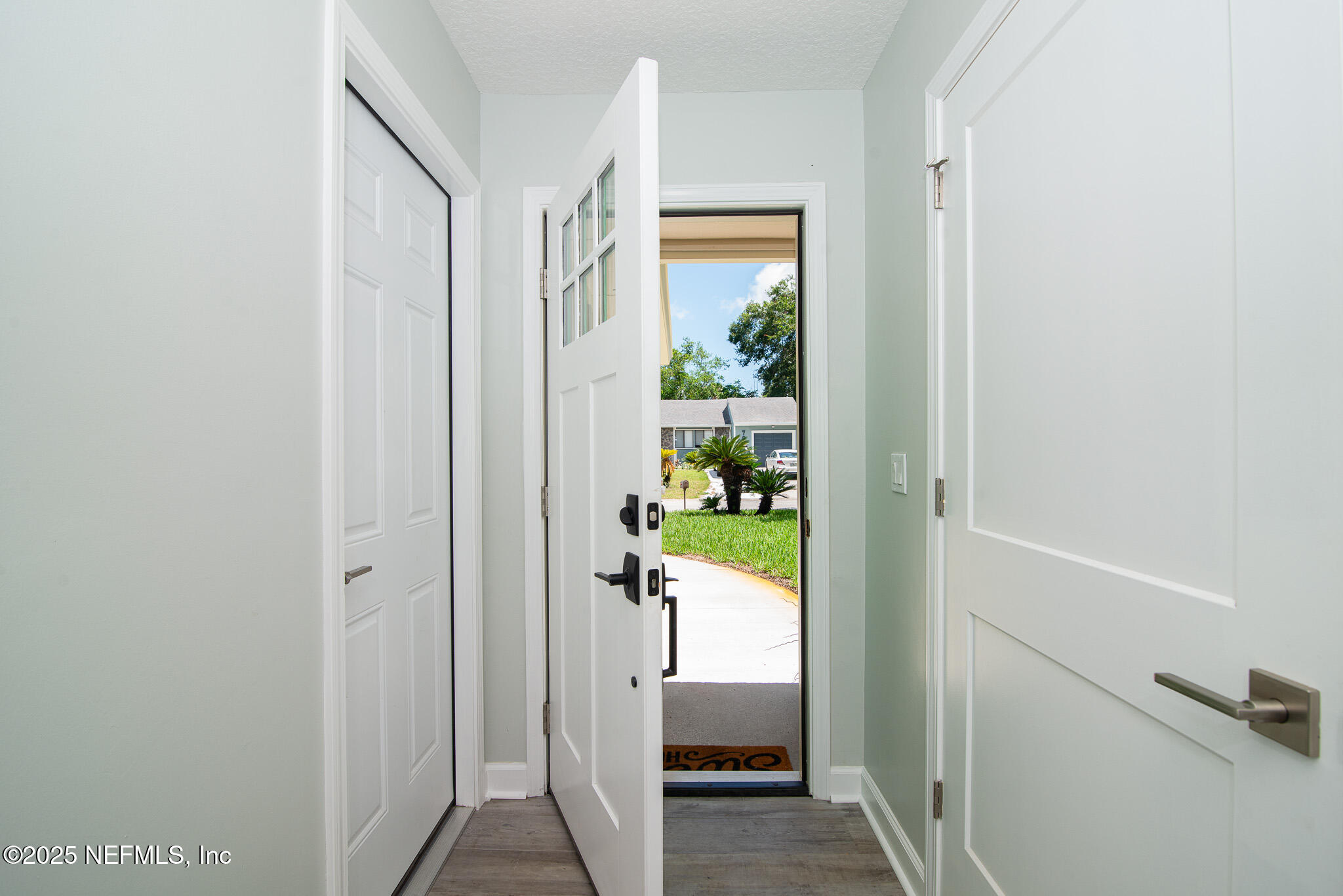 7038 HOLIDAY HILL Court