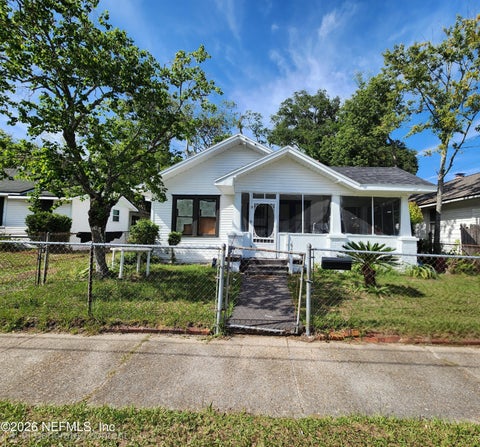 Photo of 623 IVY Street, Jacksonville, FL 32206 (MLS # 2150189)