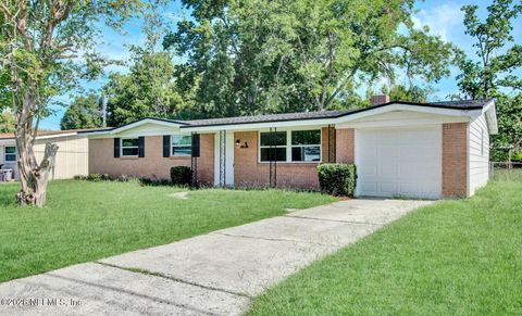 Photo of 5013 CHIVALRY Drive, Jacksonville, FL 32208 (MLS # 2140751)