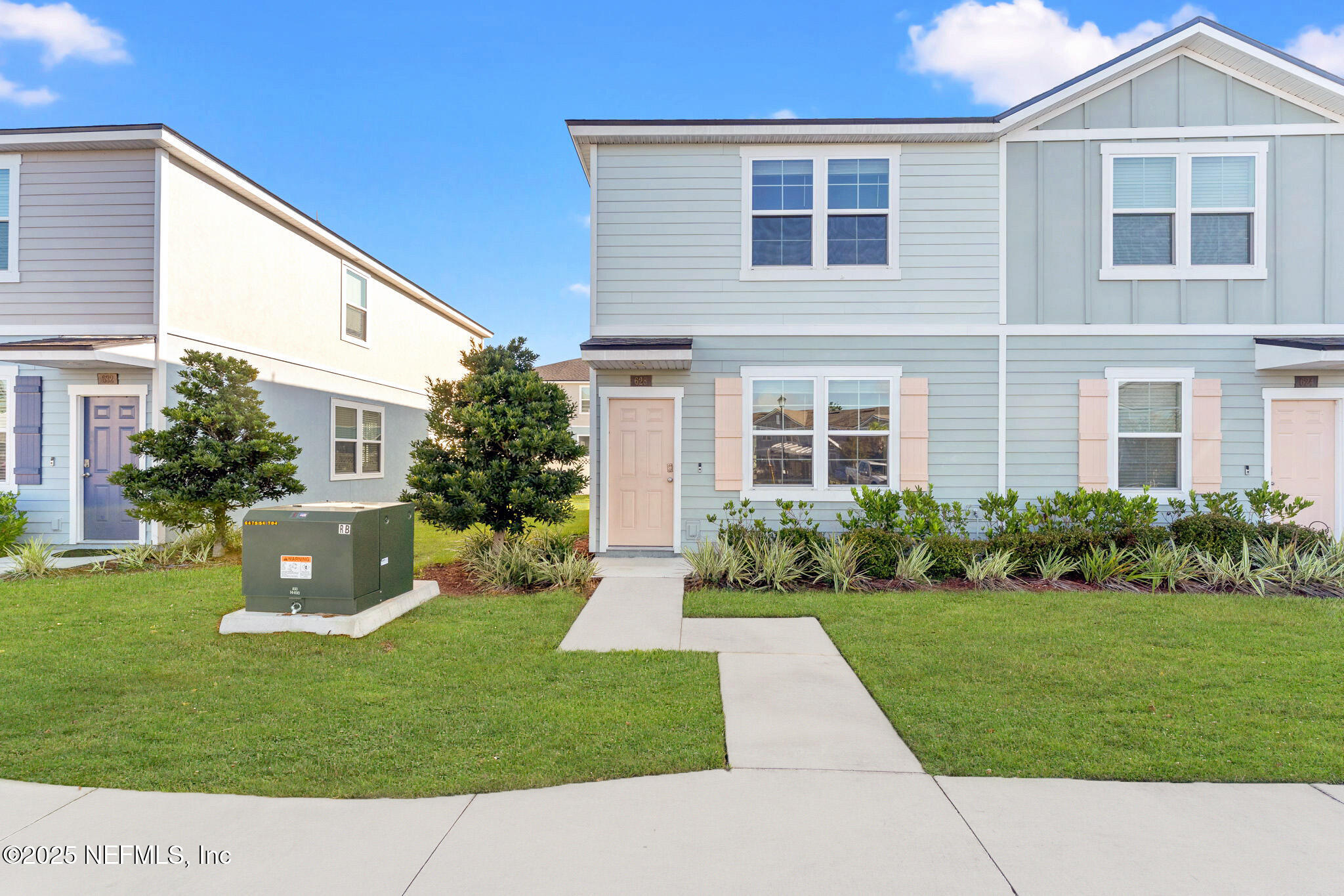 628 YELLOW OAKS Lane