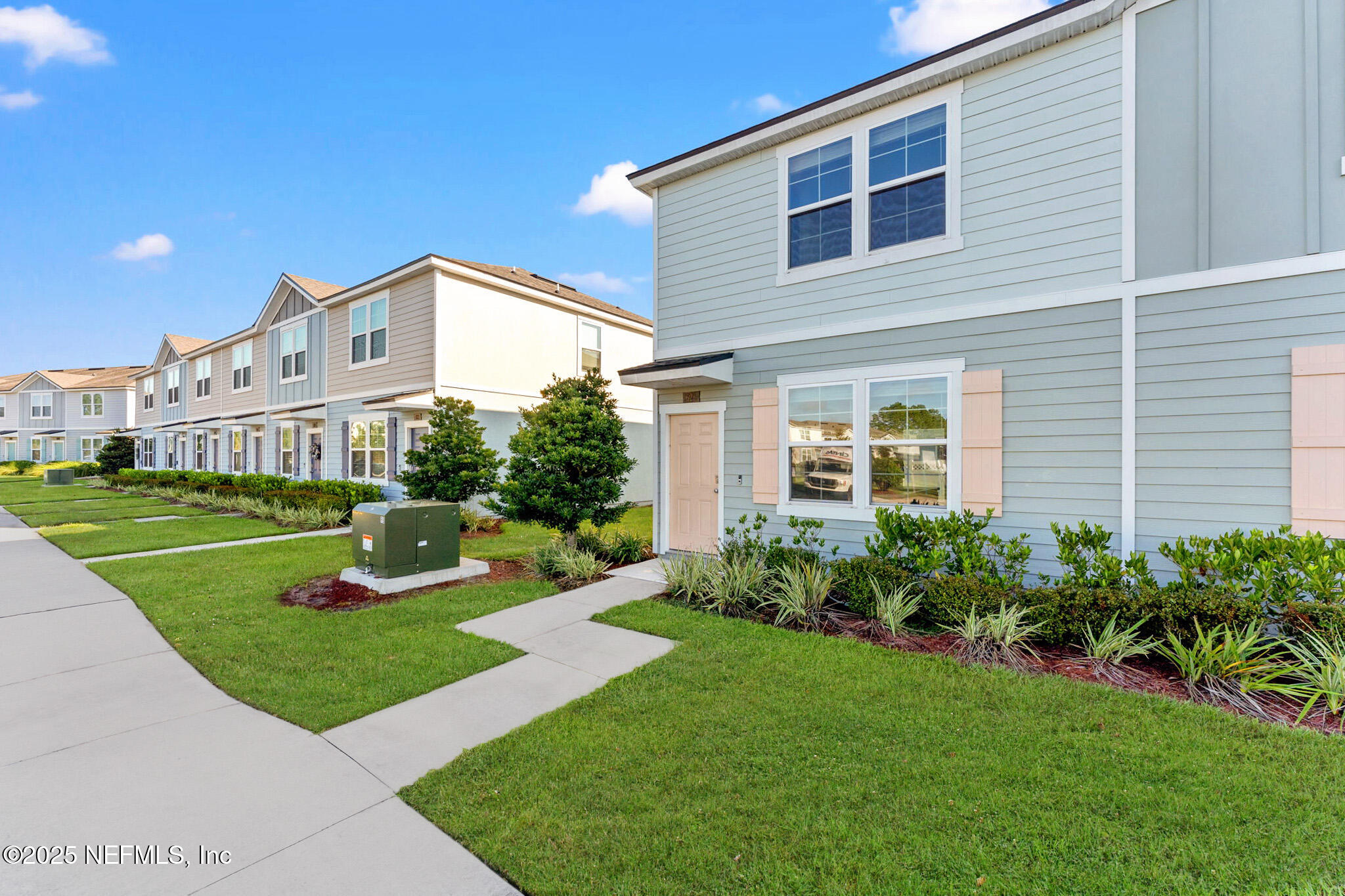 628 YELLOW OAKS Lane