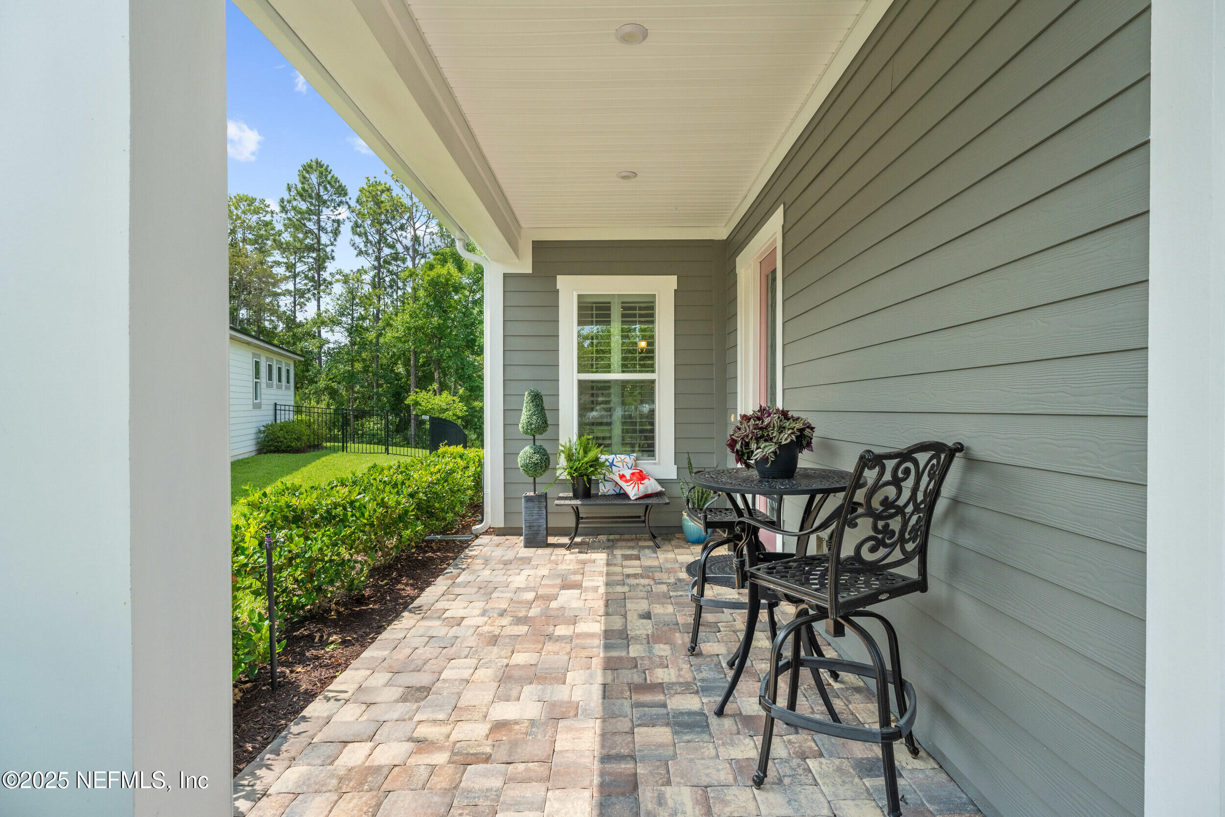 220 HOPTREE Place