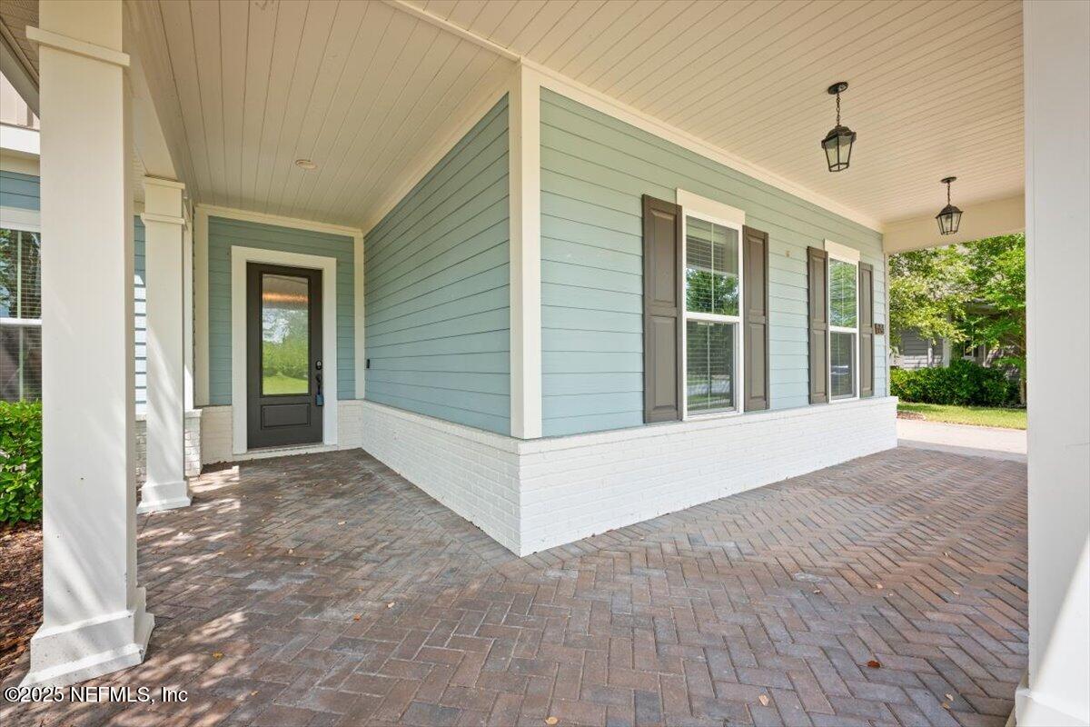 305 SEAHILL Drive