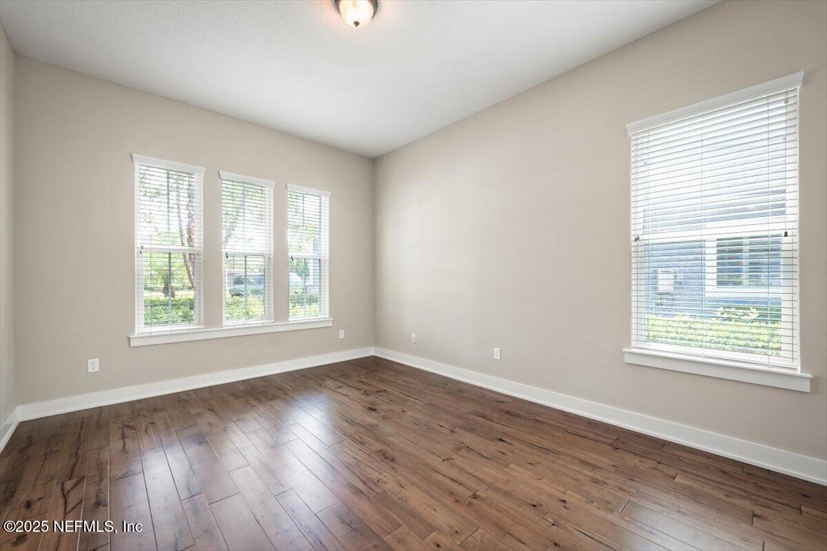305 SEAHILL Drive