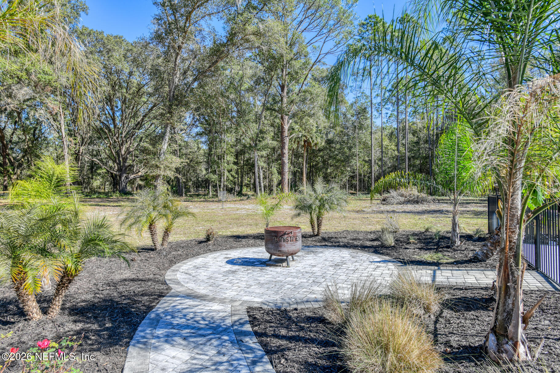 107 E CARDINAL Street