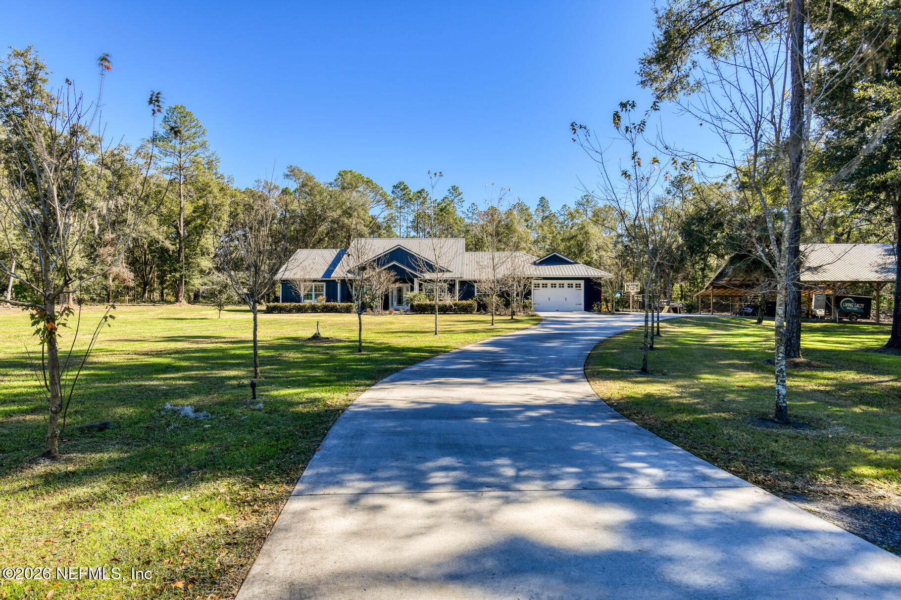 107 E CARDINAL Street