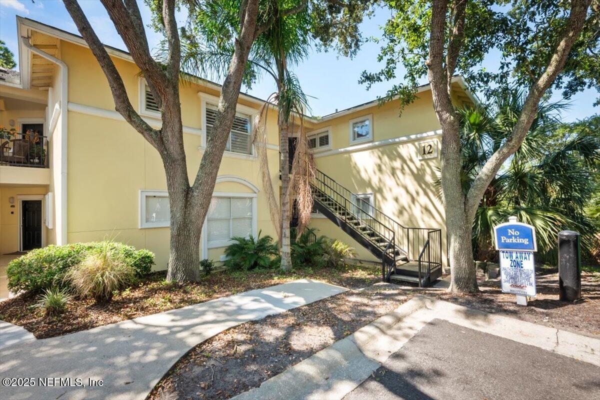 1800 THE GREENS Way 1206