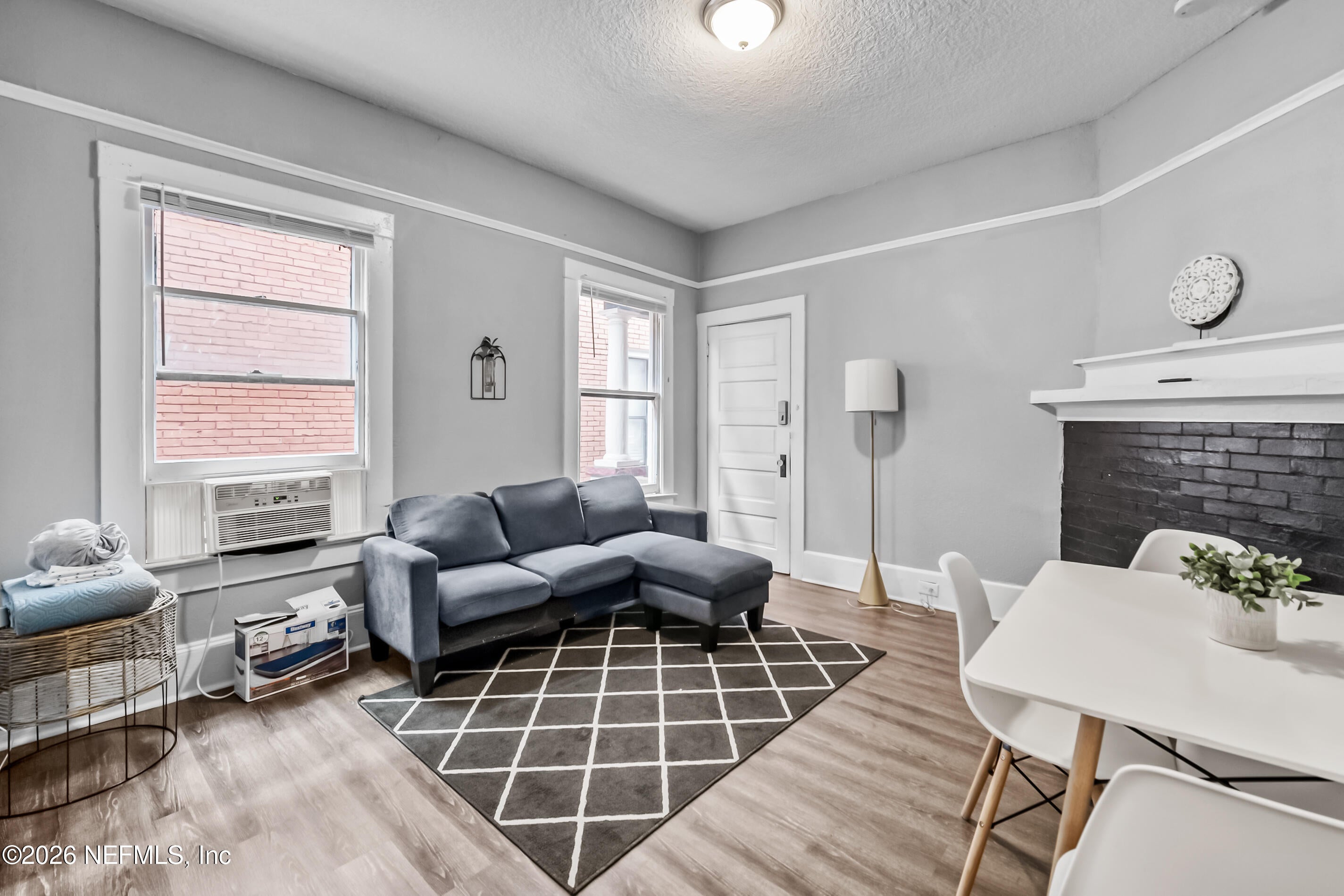 45 W 10TH Street