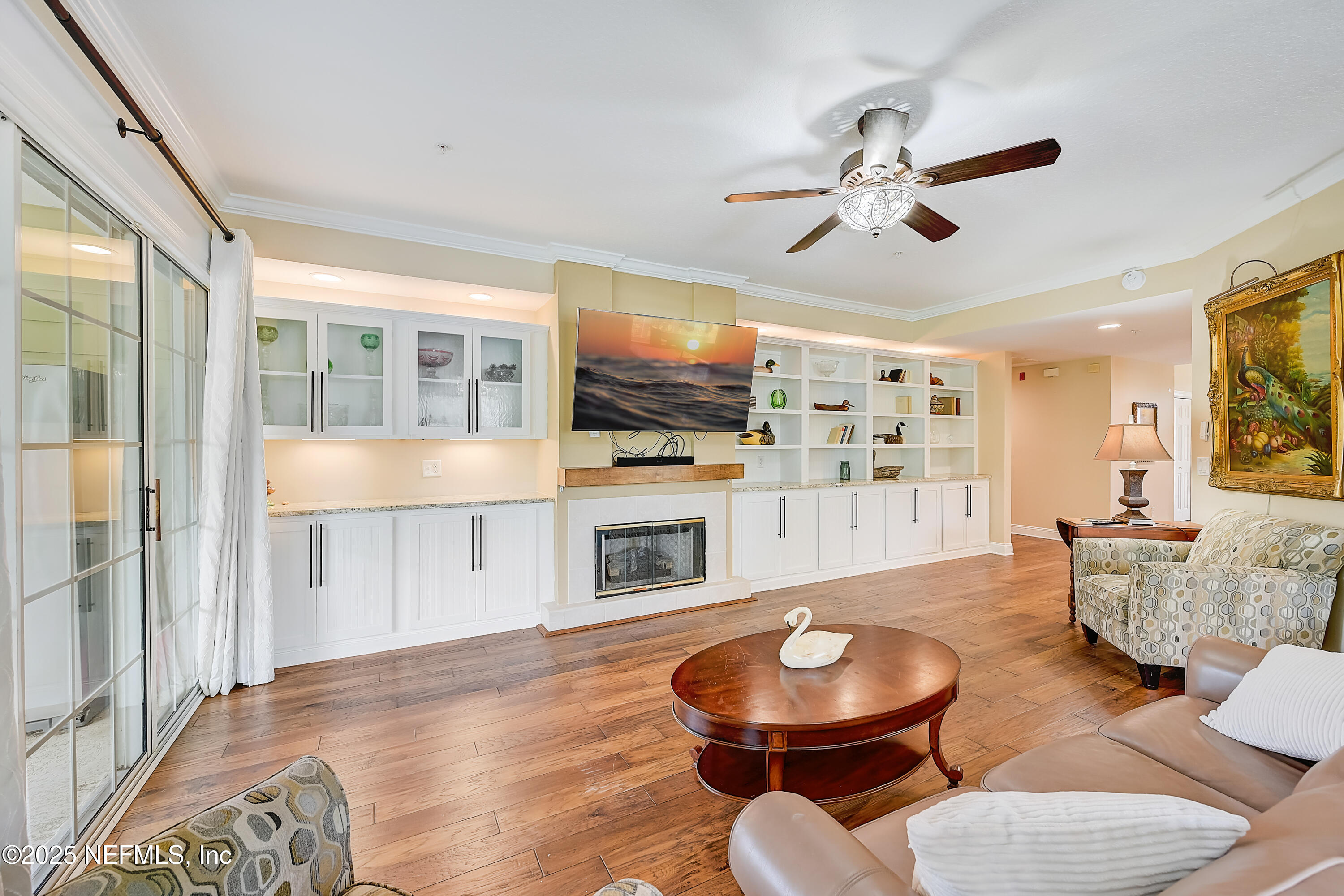 355 N SHORE Circle 1311