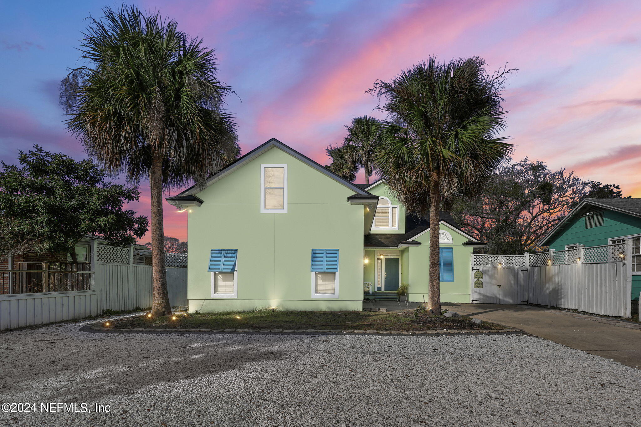 Jacksonville Beach, FL home for sale located at 1221 4TH Avenue N, Jacksonville Beach, FL 32250