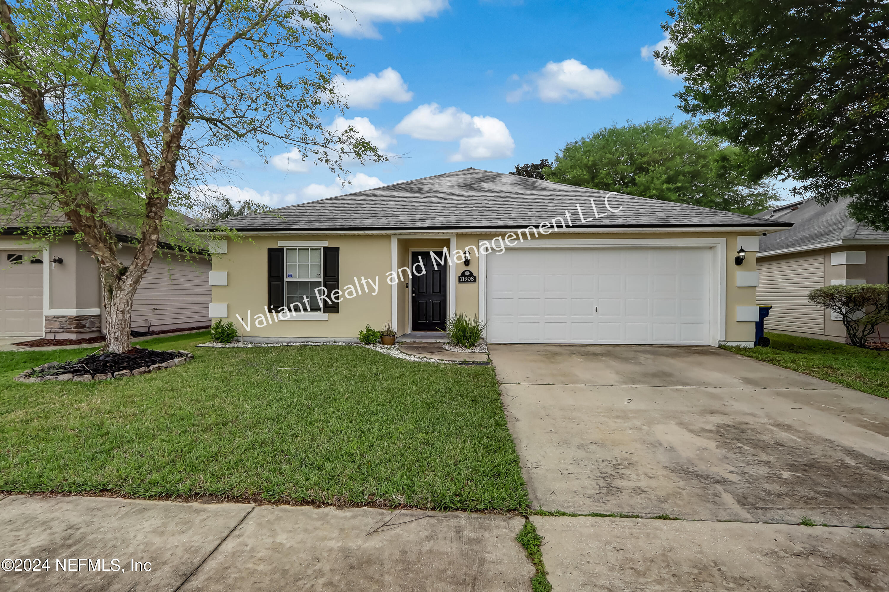 Jacksonville, FL home for sale located at 11908 Hayden Lakes Circle, Jacksonville, FL 32218