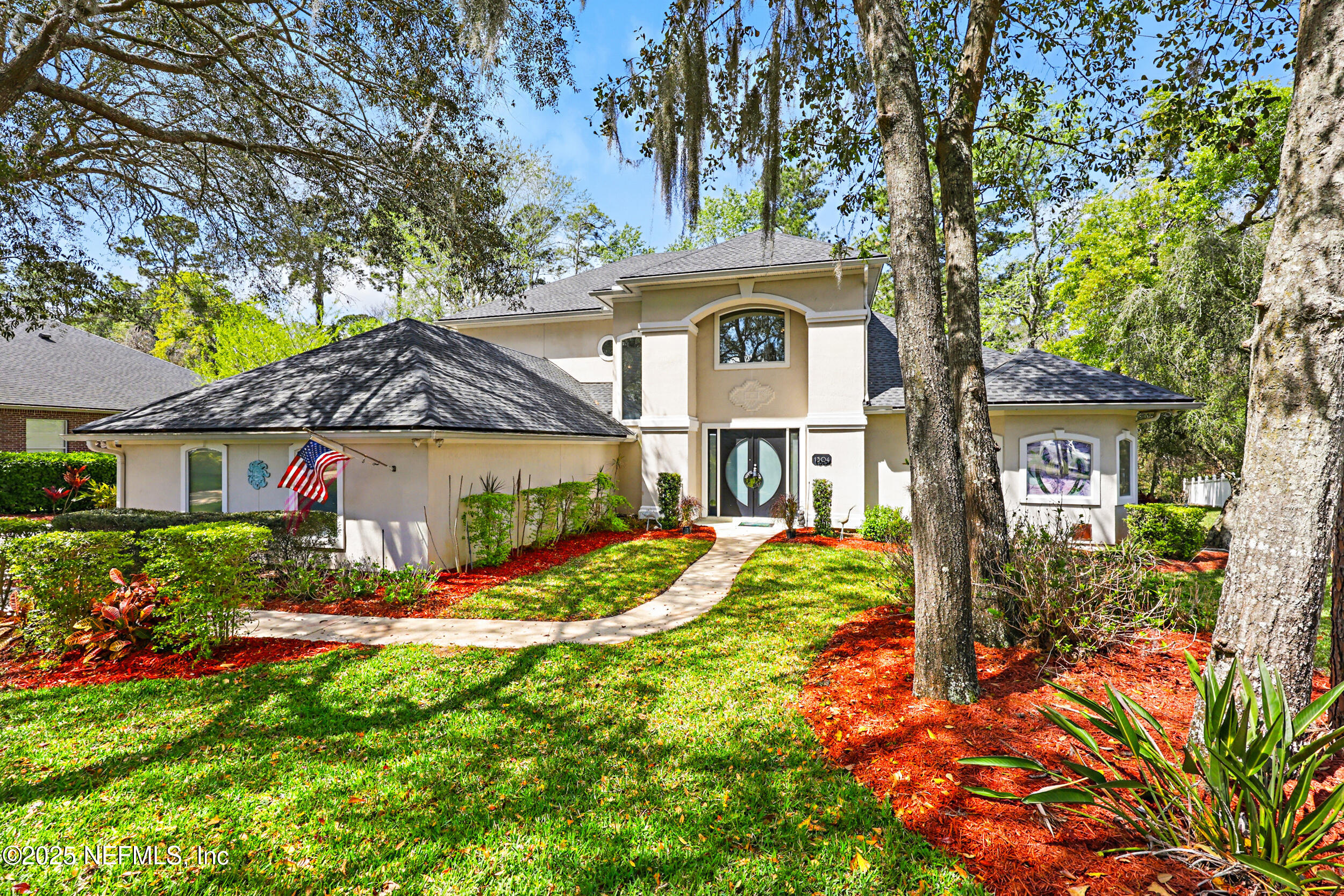 1304 HIDEAWAY Drive S