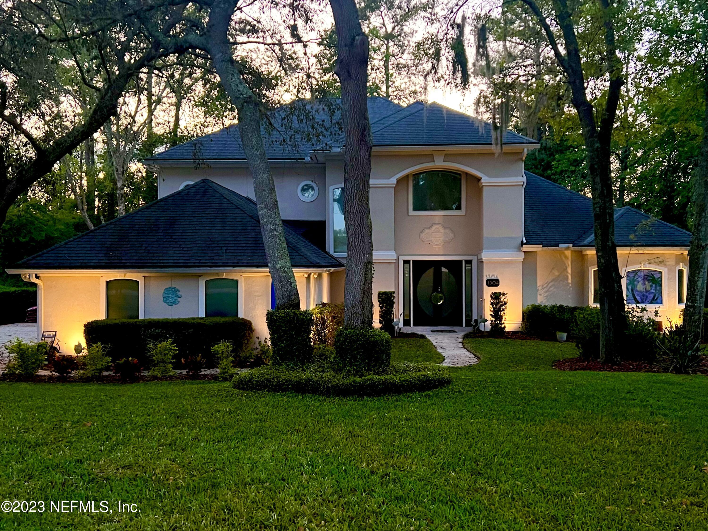 1304 HIDEAWAY Drive S