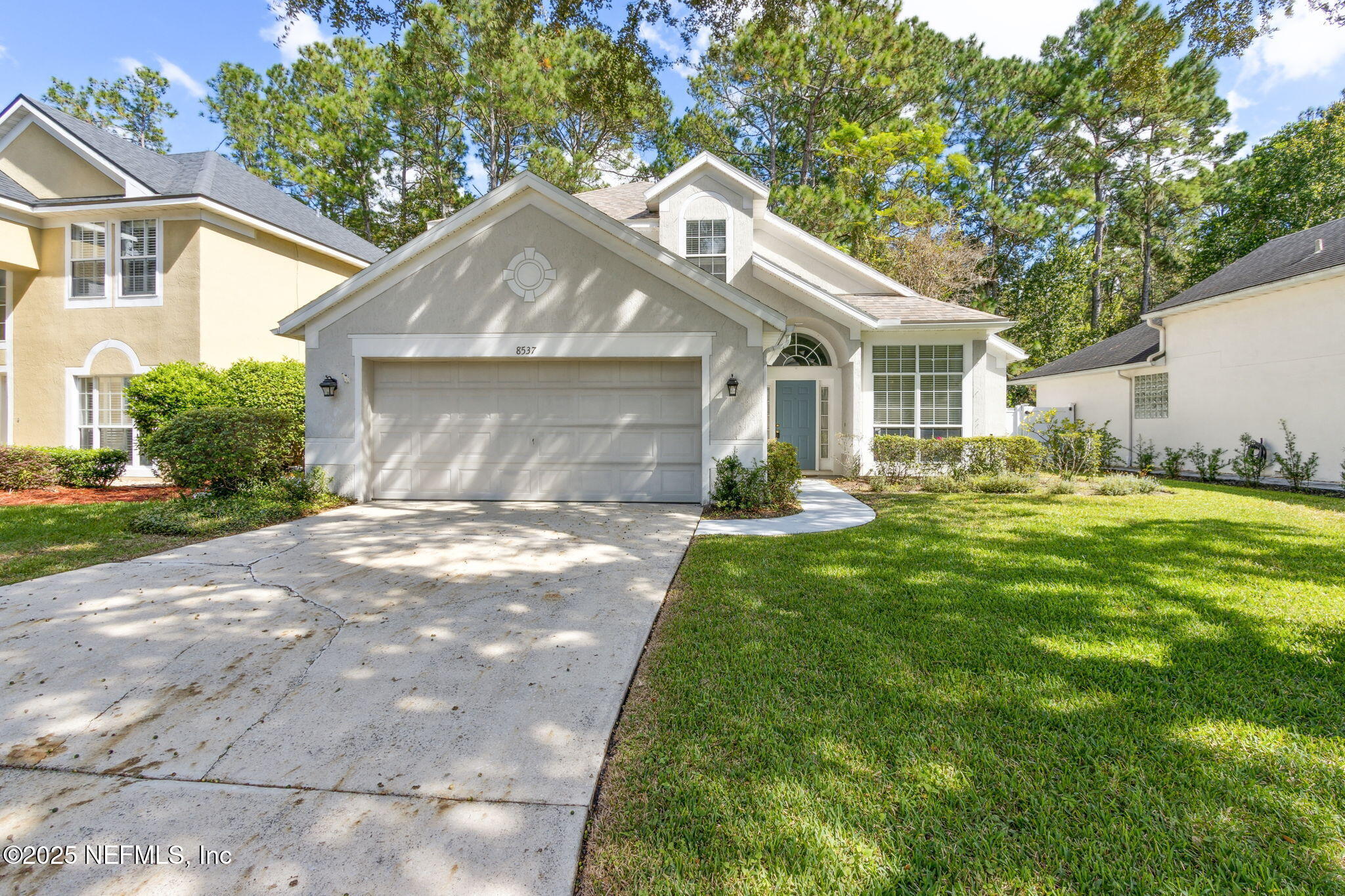 8537 GLENBURY Court N