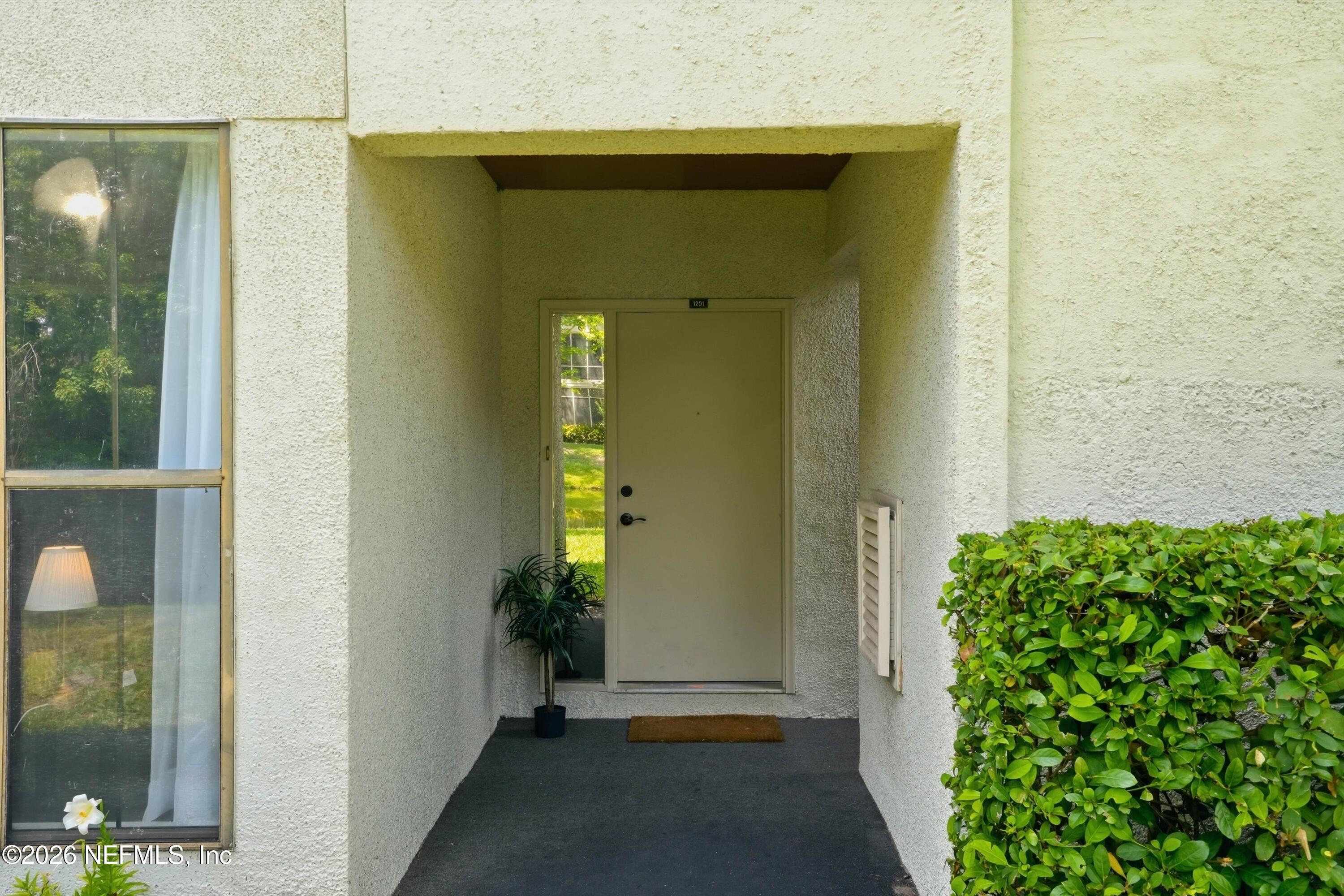 1201 WOOD HILL Place 1201