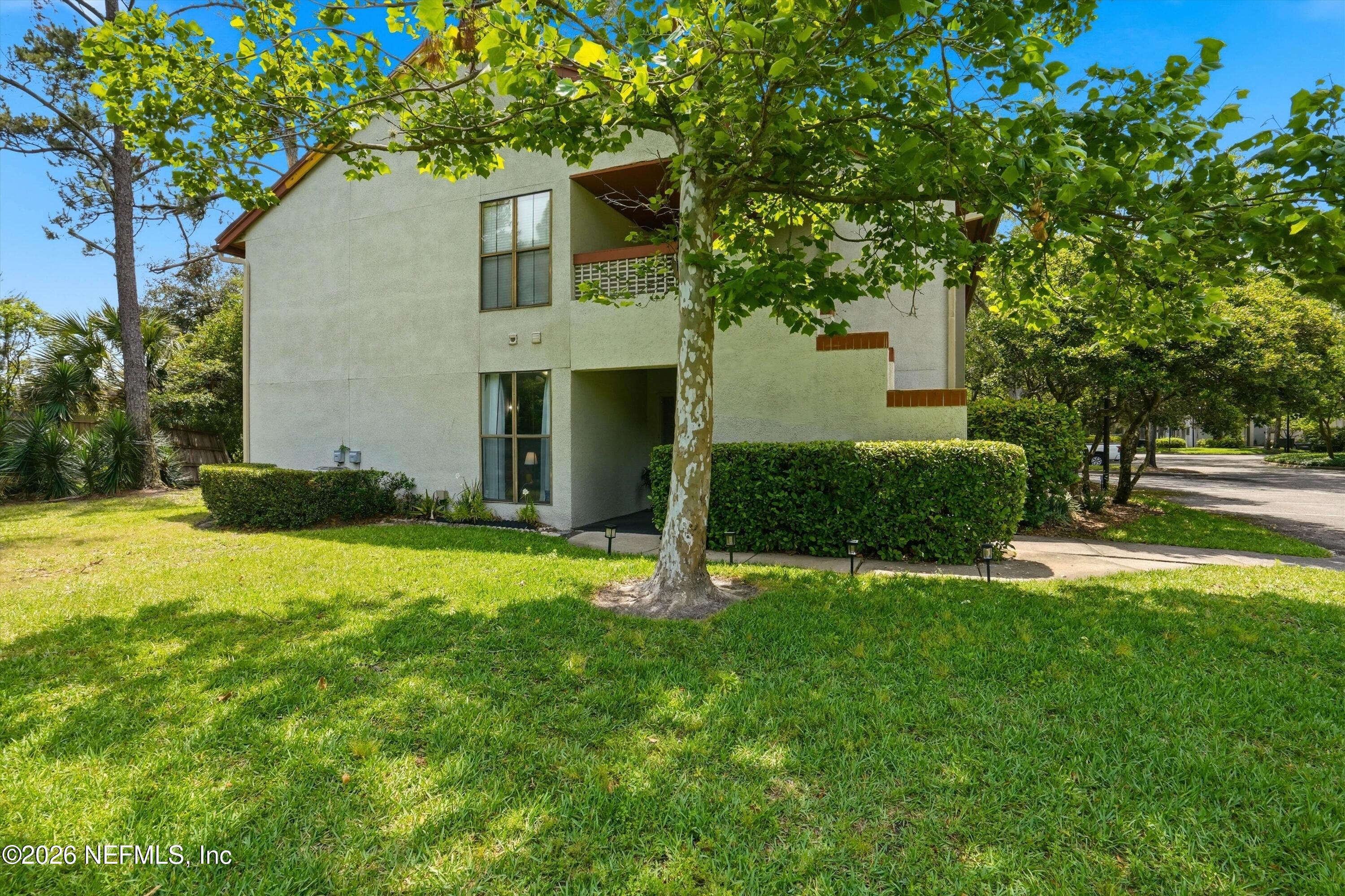 1201 WOOD HILL Place 1201