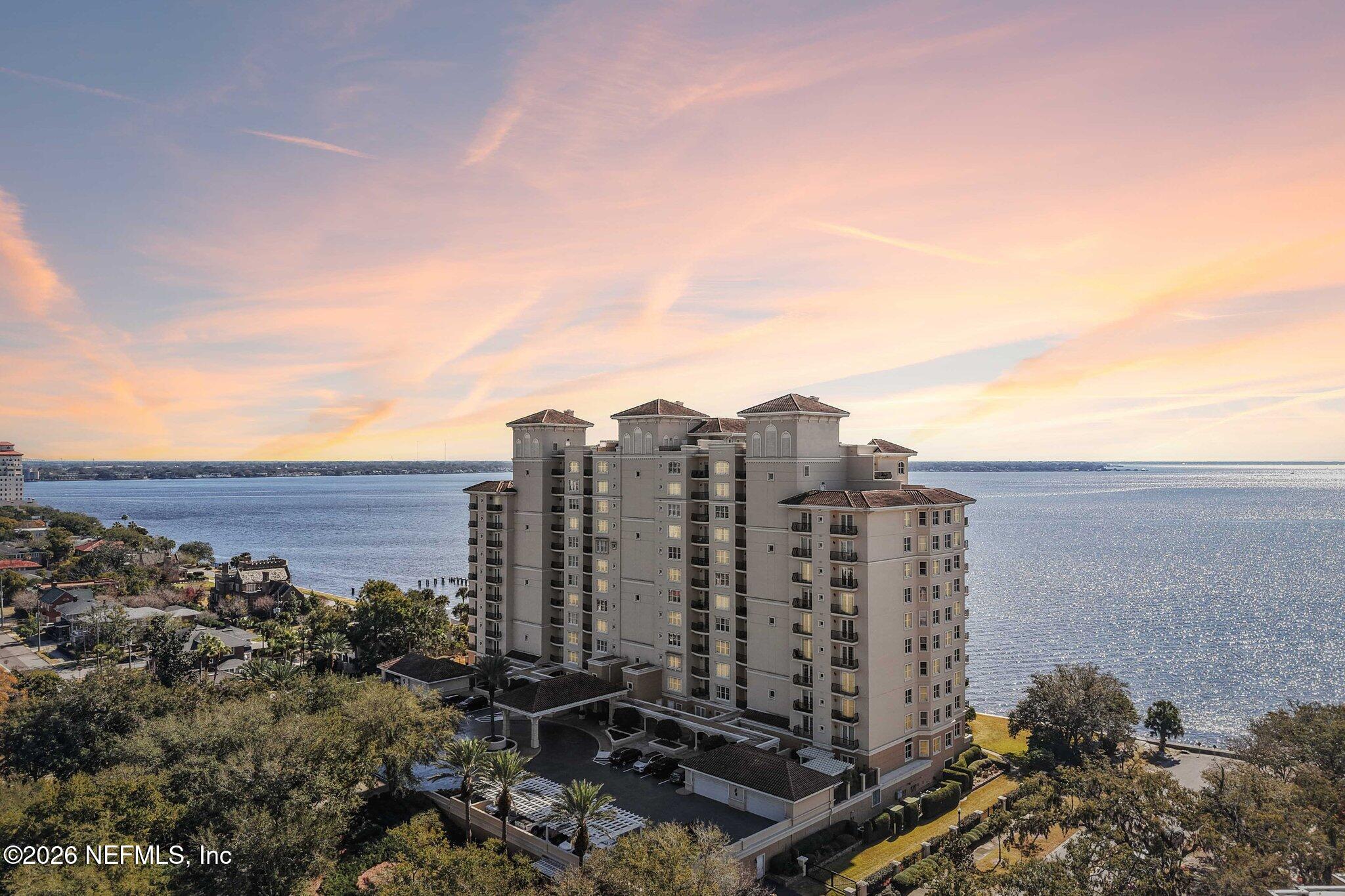 2358 RIVERSIDE Avenue 405