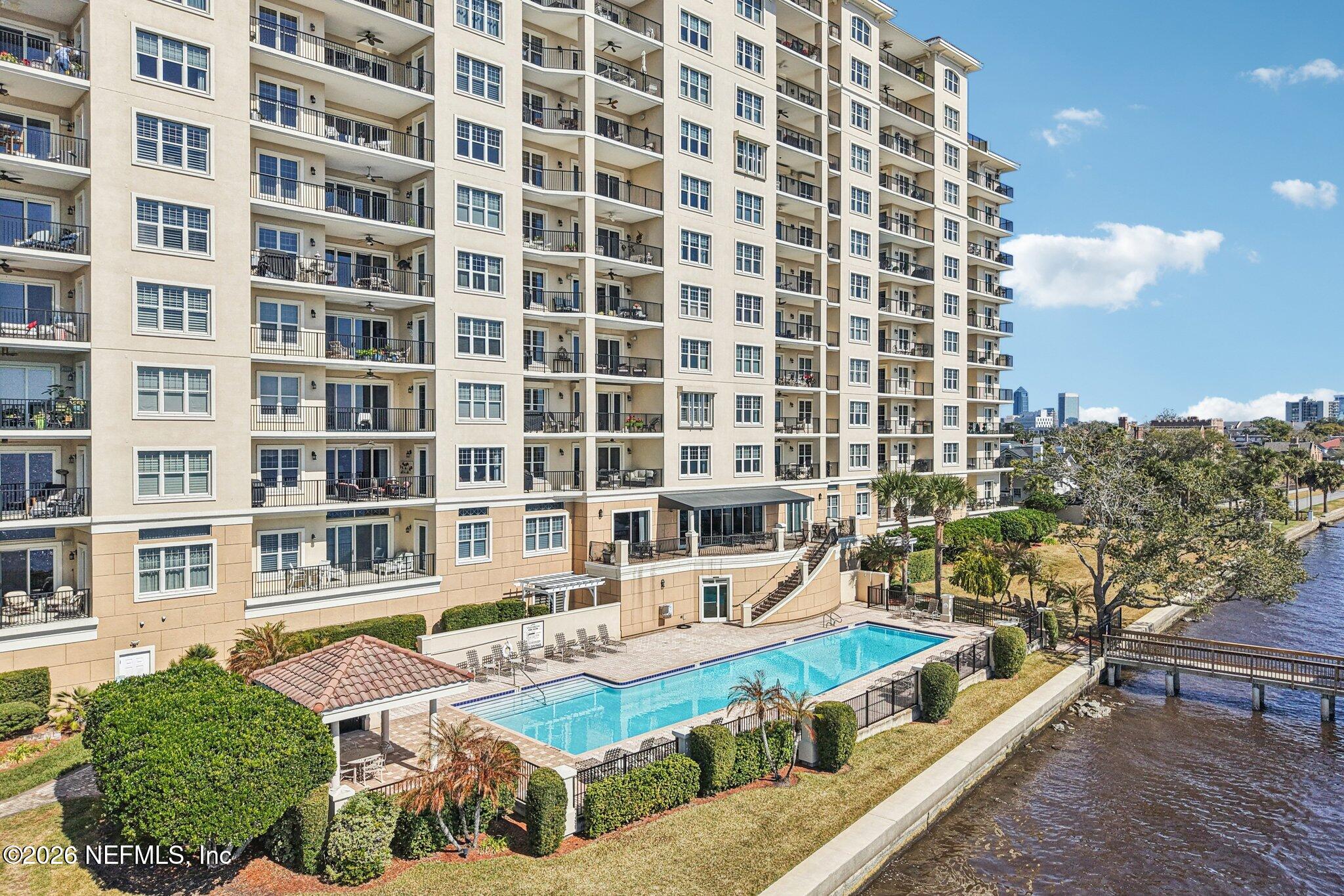 2358 RIVERSIDE Avenue 405