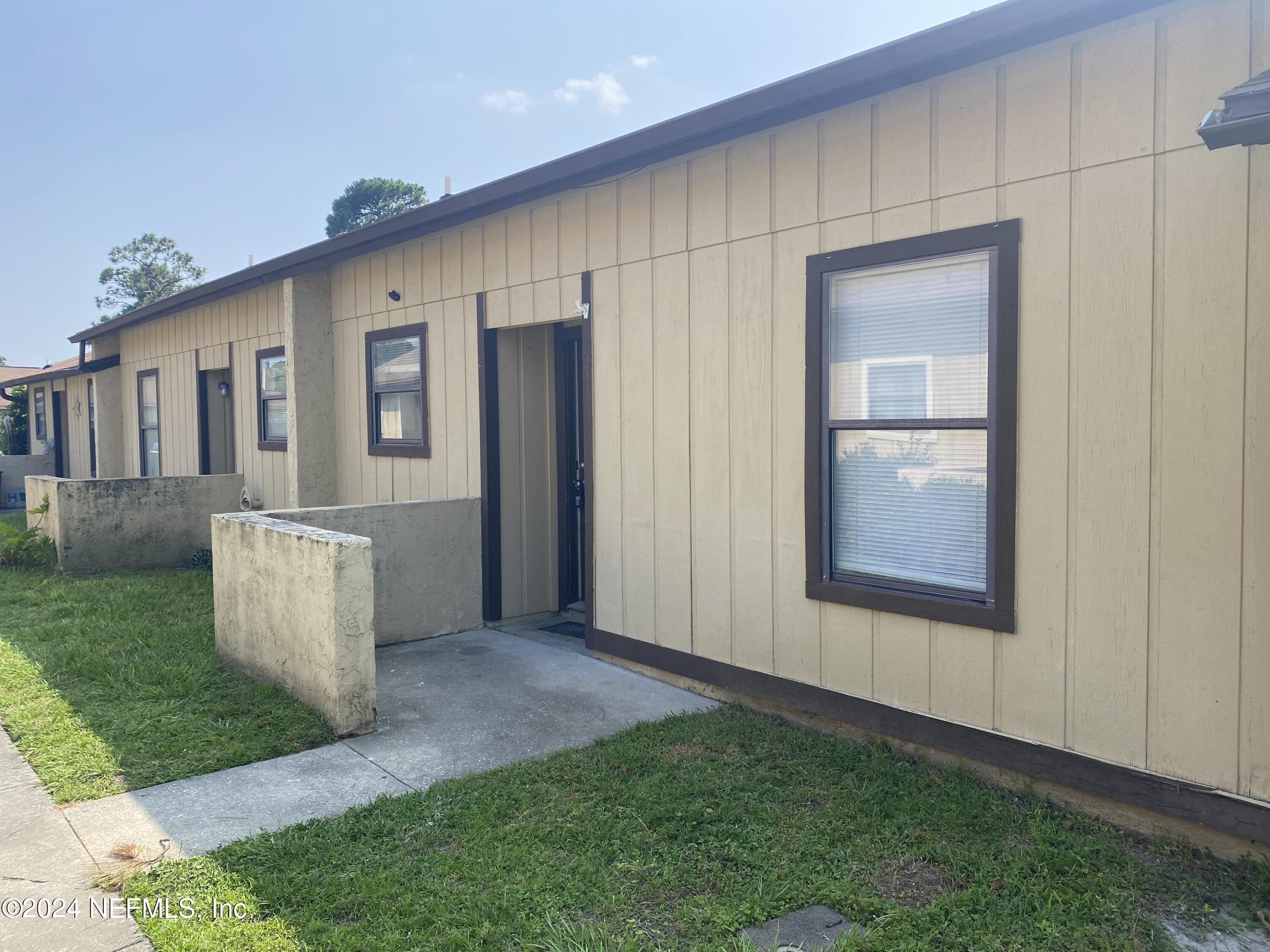 Orange Park, FL home for sale located at 1293 MONTECELLO Drive D, Orange Park, FL 32065