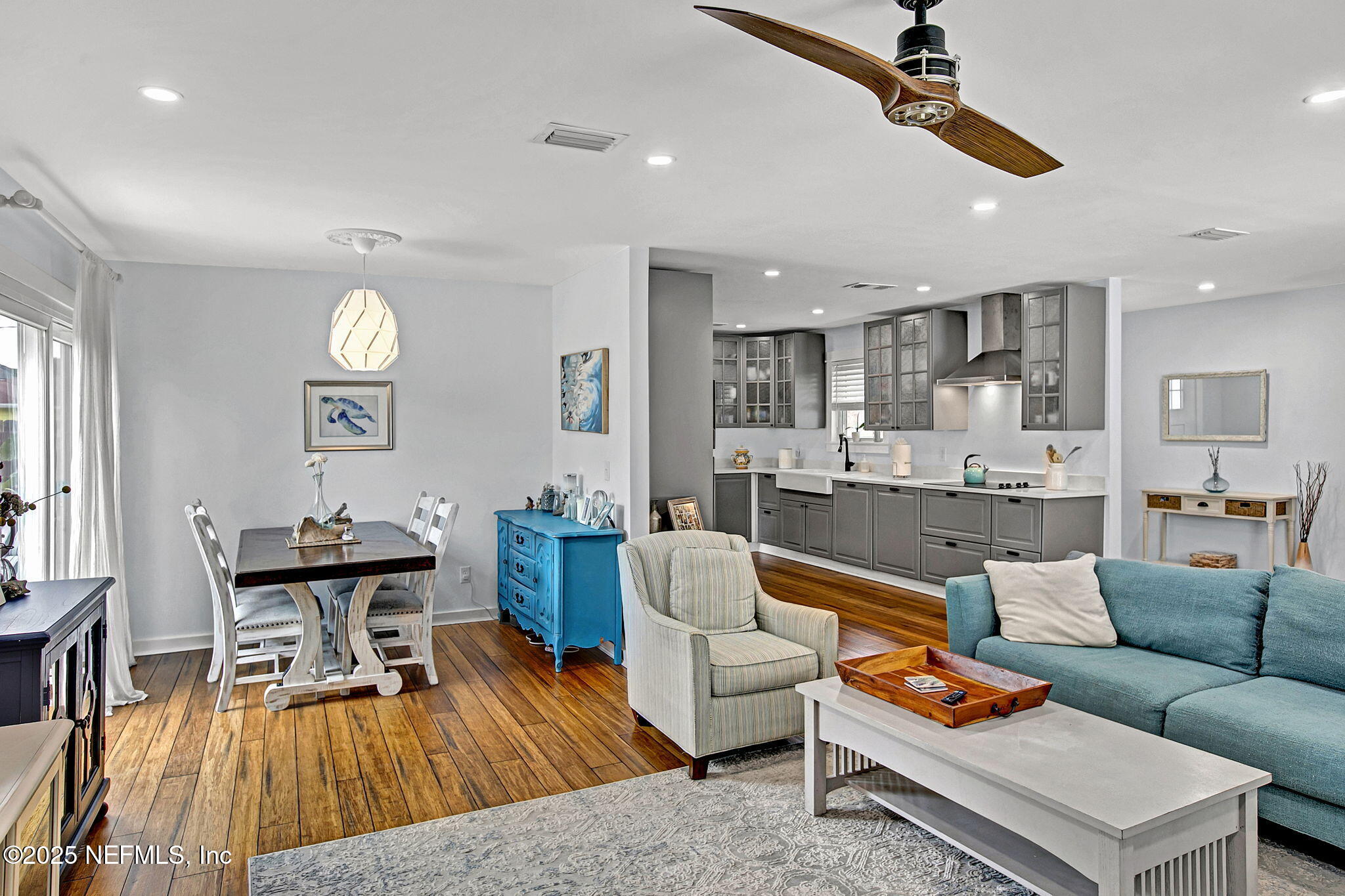 4219 SEABREEZE Drive