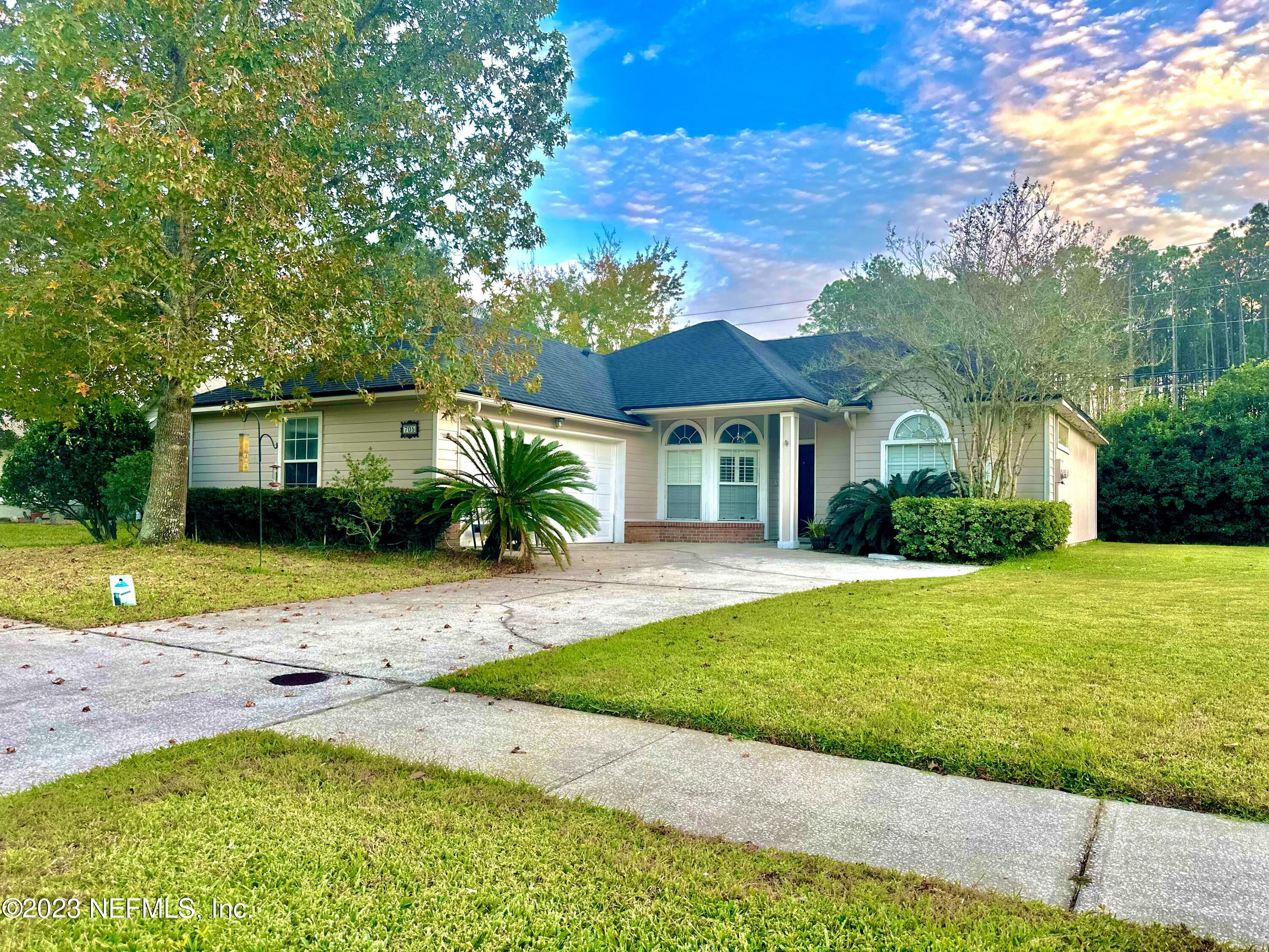 St Johns, FL home for sale located at 705 Southern Belle Drive, St Johns, FL 32259