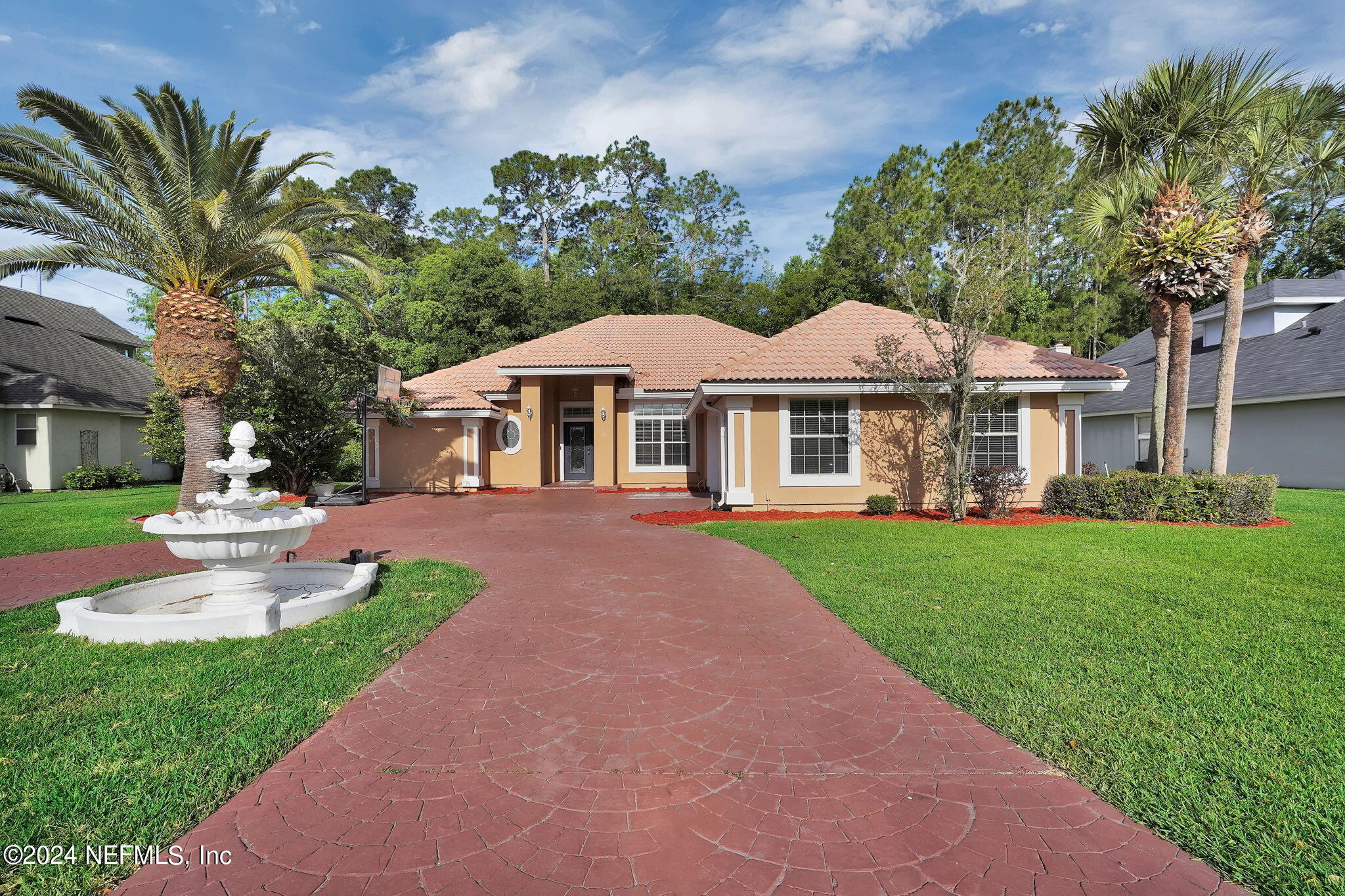 Jacksonville, FL home for sale located at 11984 Lake Fern Drive, Jacksonville, FL 32258