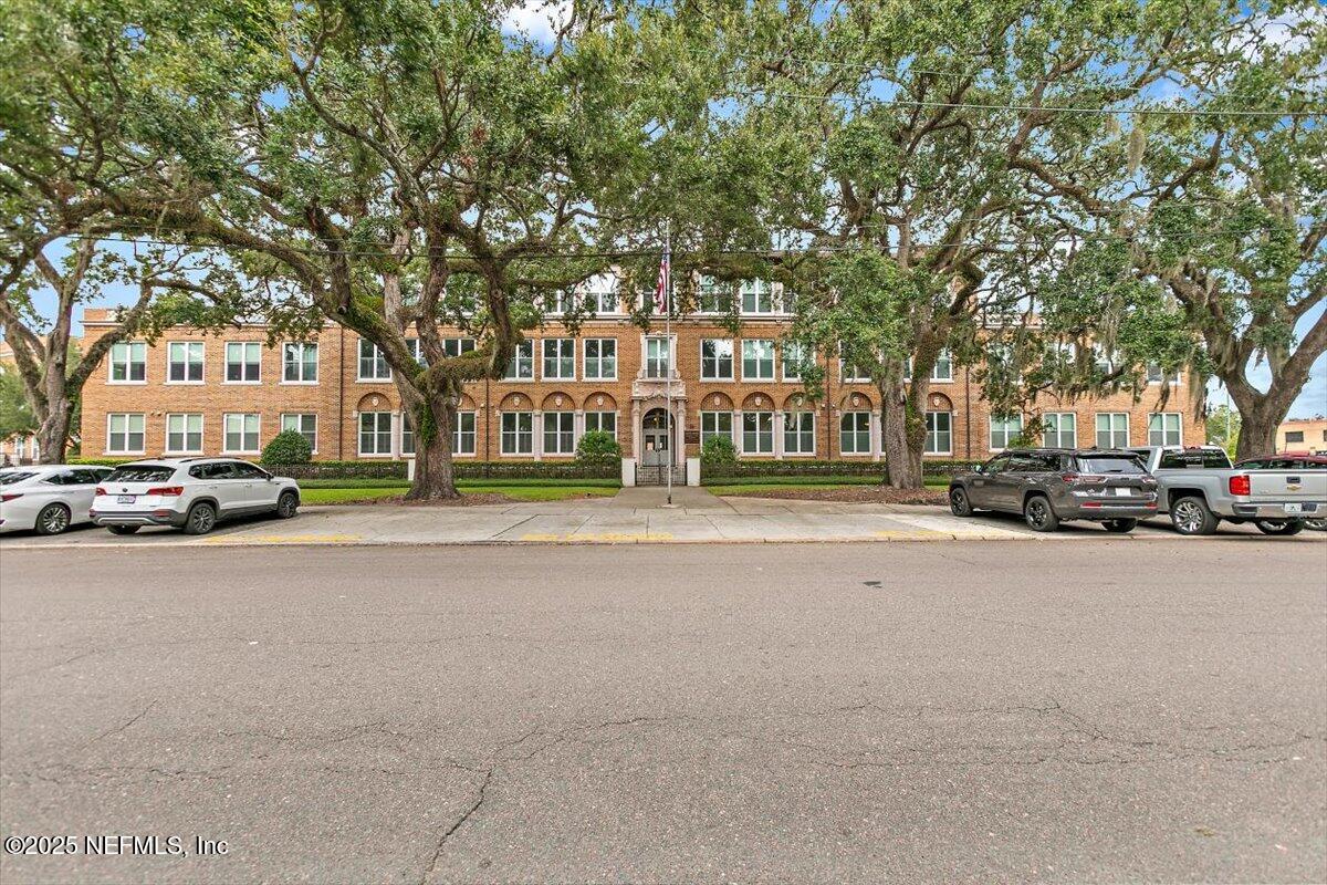 2525 COLLEGE Street 2202